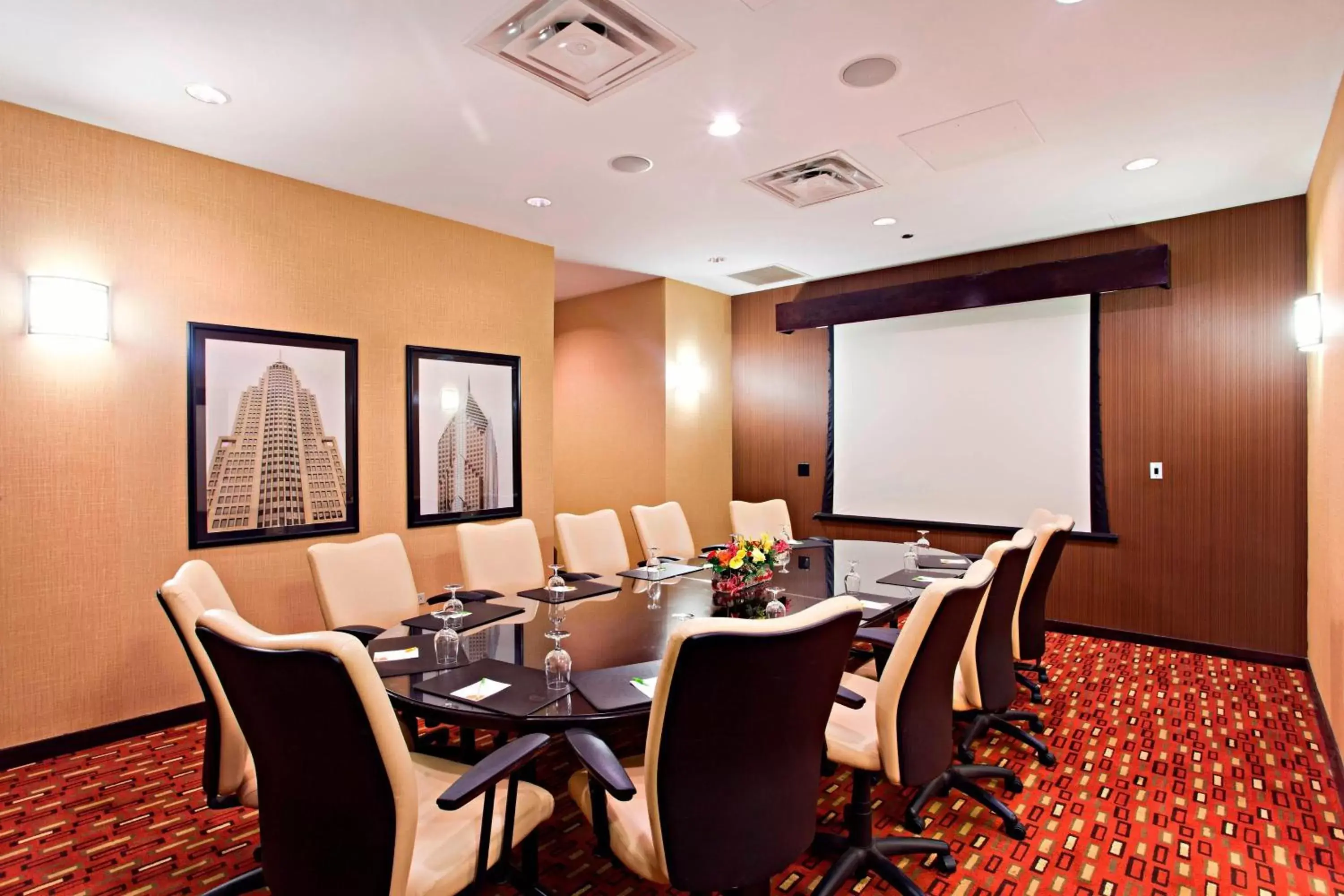 Meeting/conference room in Courtyard Chicago Downtown/Magnificent Mile