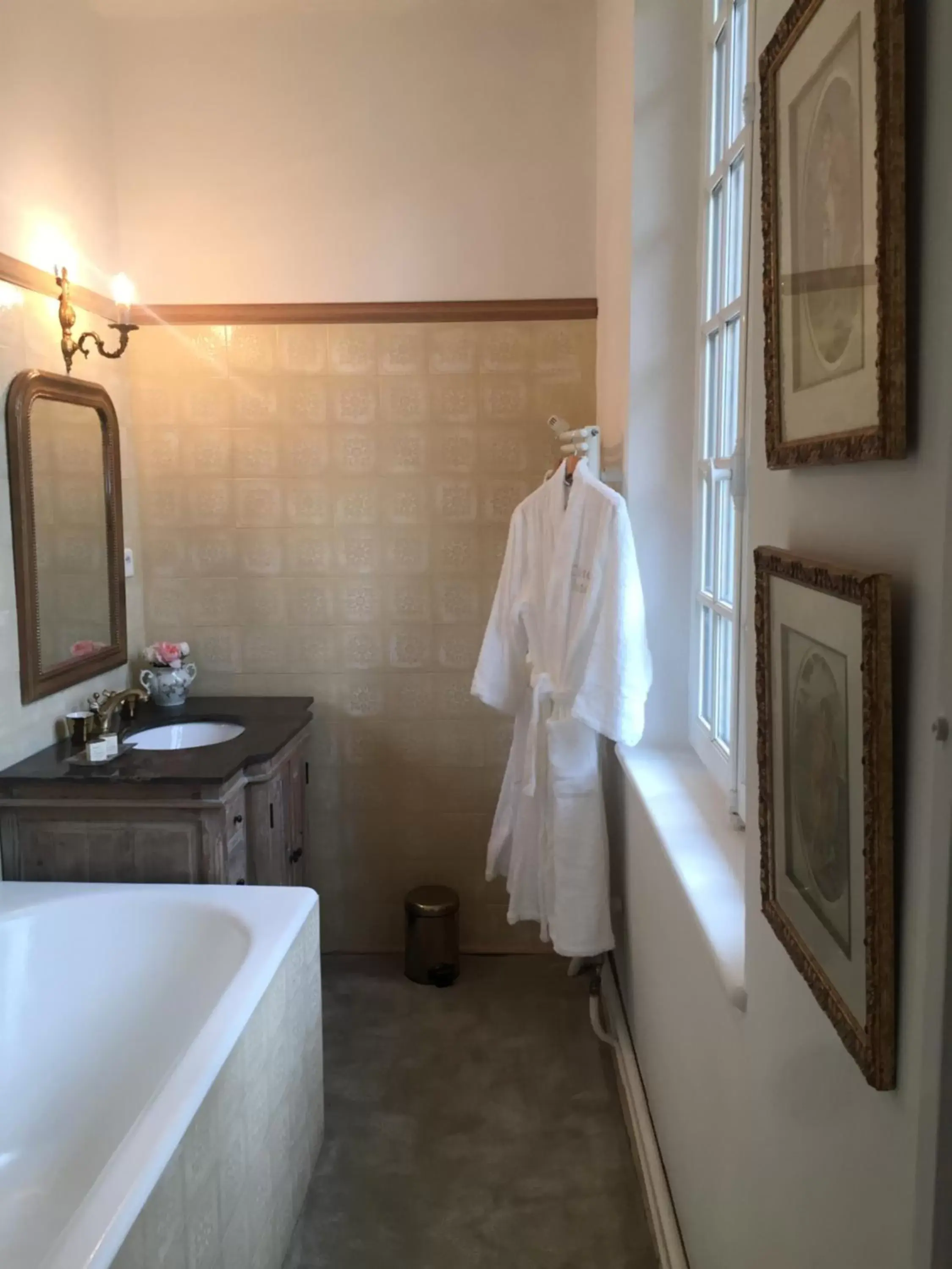 Bathroom in Château Ratou