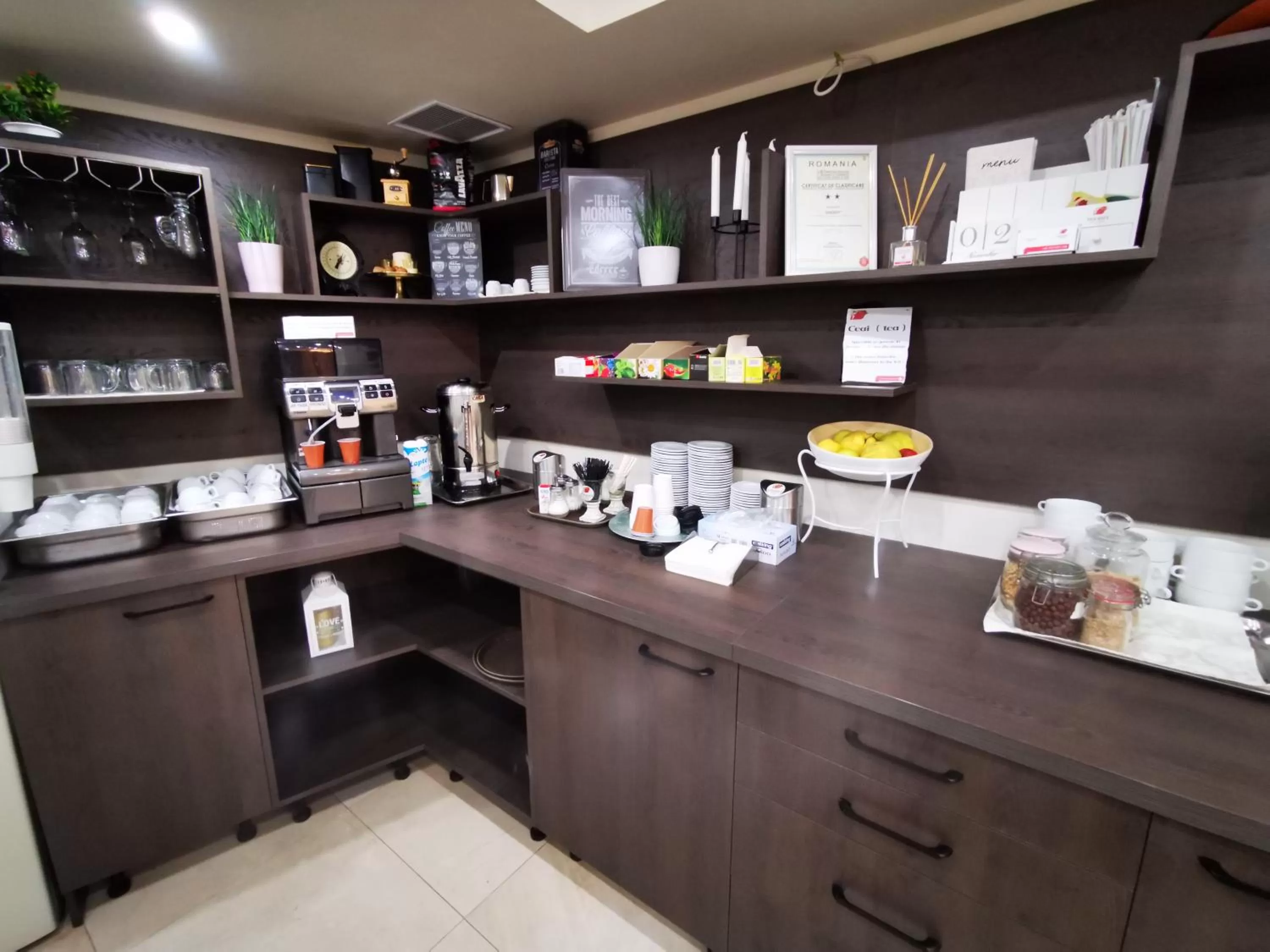 Restaurant/places to eat in Hotel Sheriff