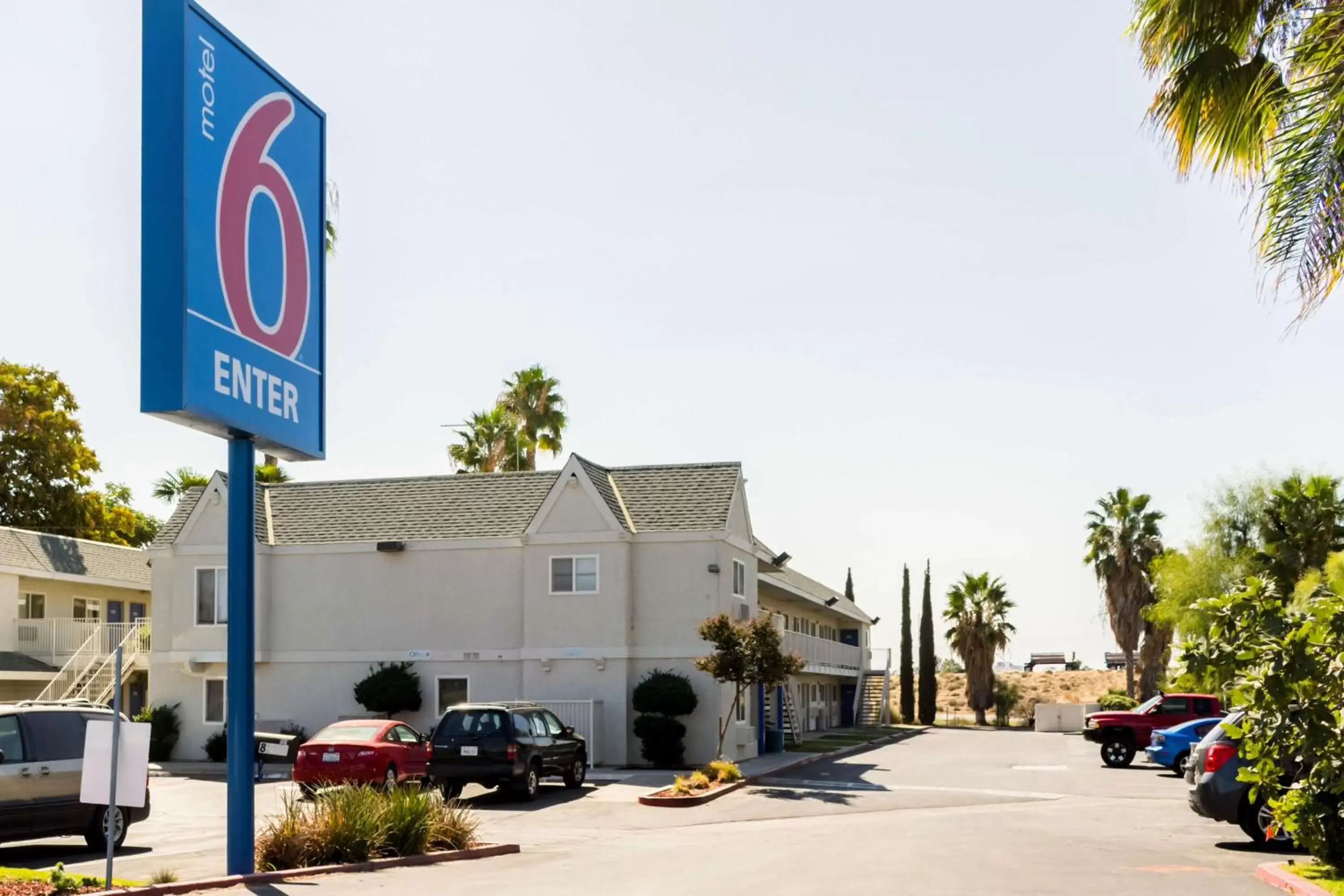 Property building in Motel 6-Bakersfield, CA - East Property building in Motel 6-Bakersfield, CA - East
