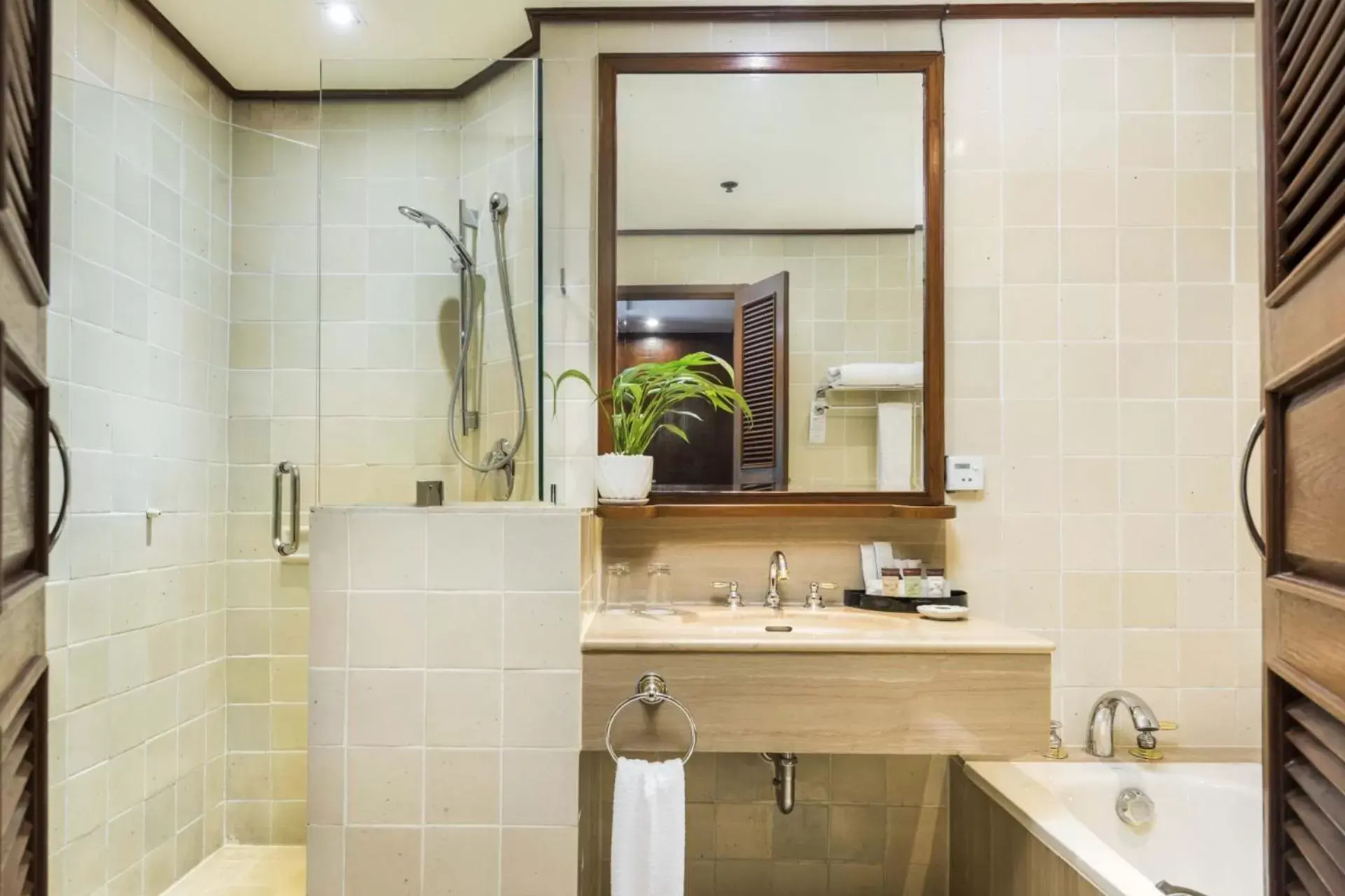 Bathroom in Chatrium Hotel Royal Lake Yangon