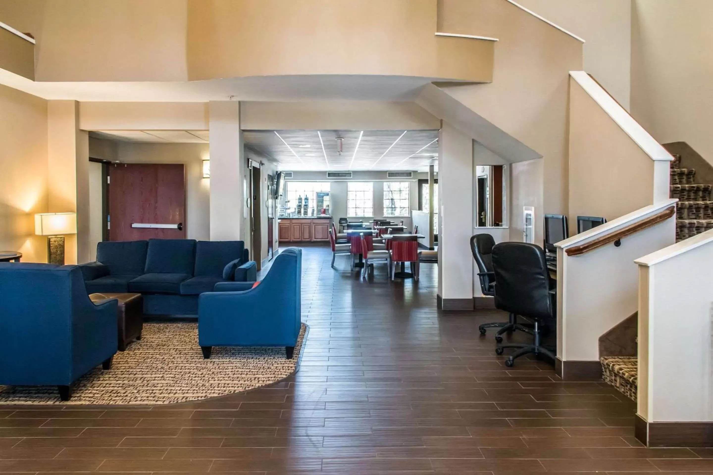 Lobby or reception, Seating Area in Comfort Suites Round Rock - Austin North I-35