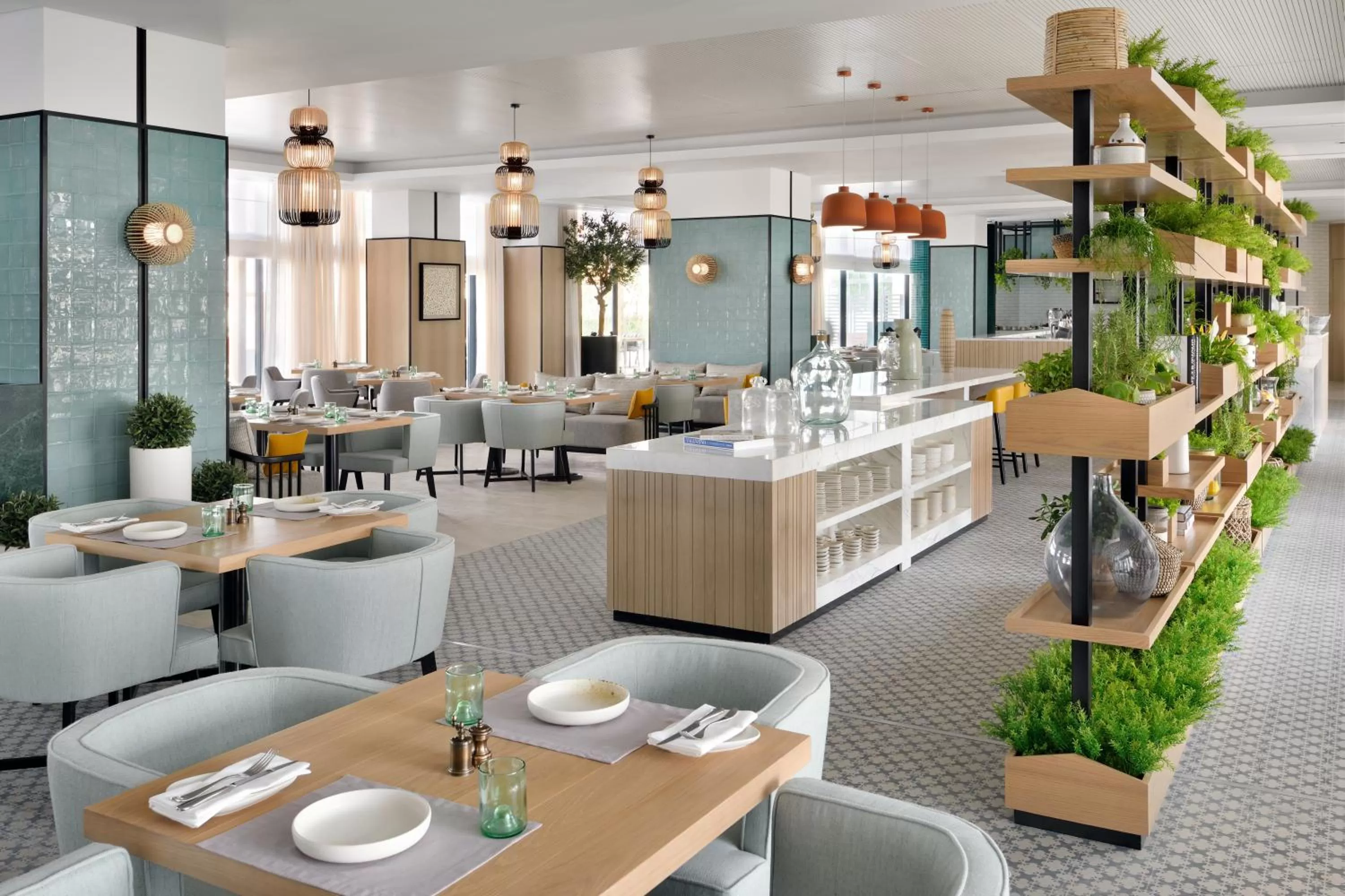 Restaurant/places to eat in Vida Emirates Hills