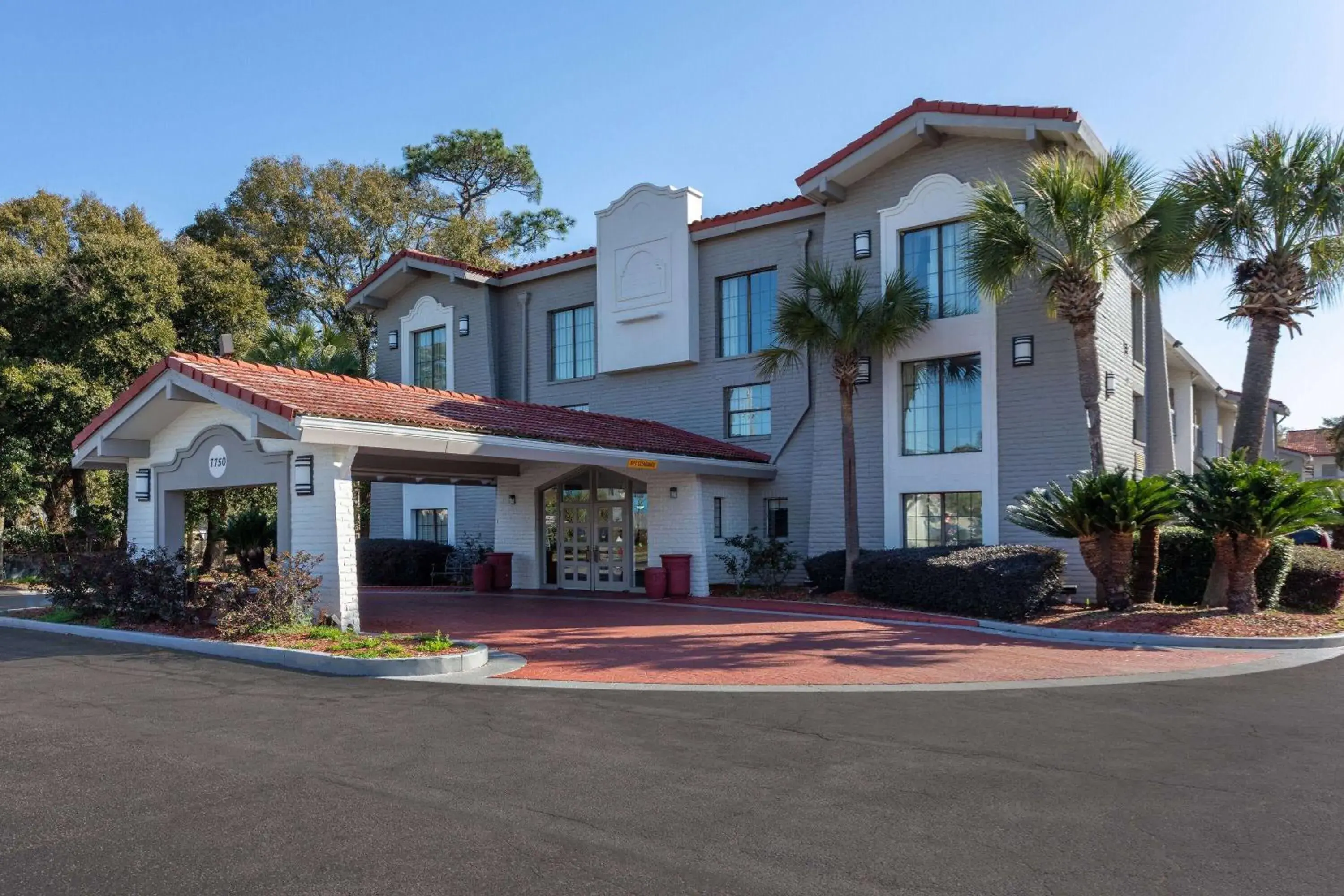 Property Building in La Quinta Inn by Wyndham Pensacola