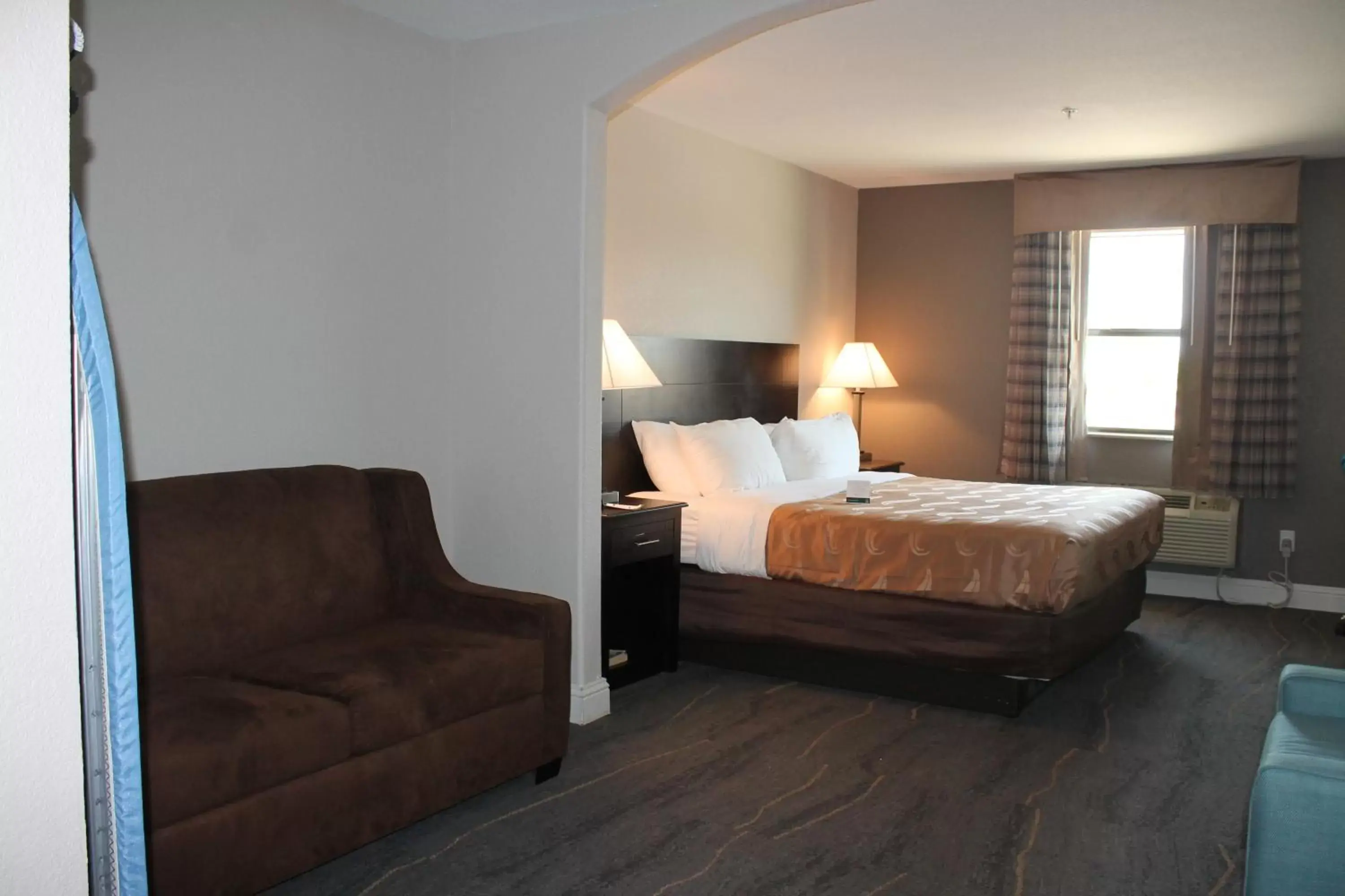 Bed in Quality Inn & Suites Port Arthur - Nederland Bed in Quality Inn & Suites Port Arthur - Nederland