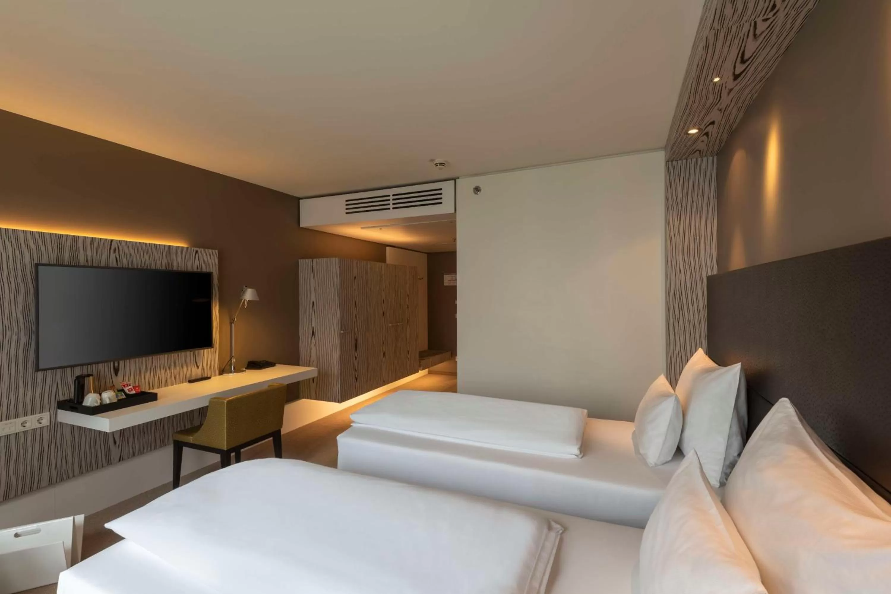 Bed in Doubletree by Hilton Vienna Schonbrunn