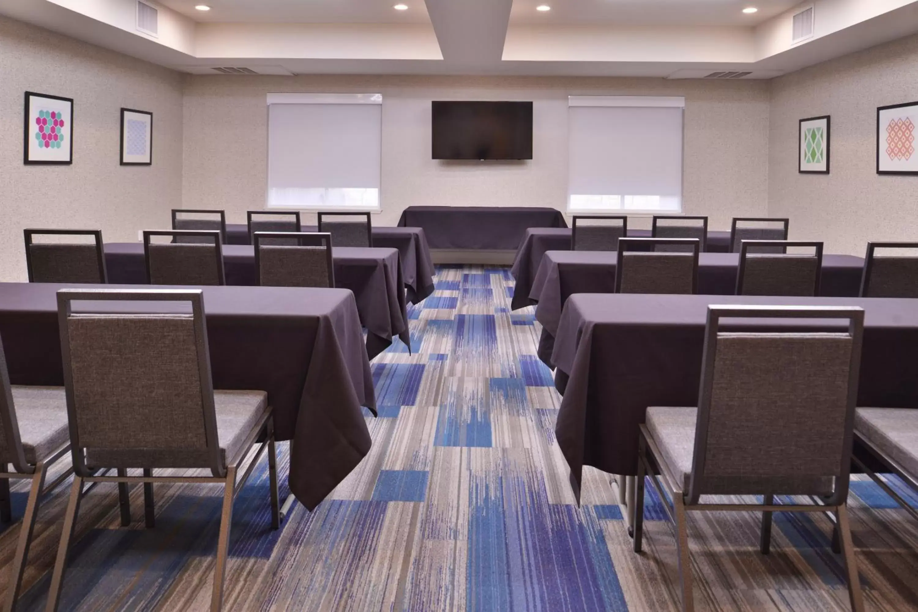 Meeting/conference room, Restaurant/Places to Eat in Holiday Inn Express Stockton Southeast, an IHG Hotel