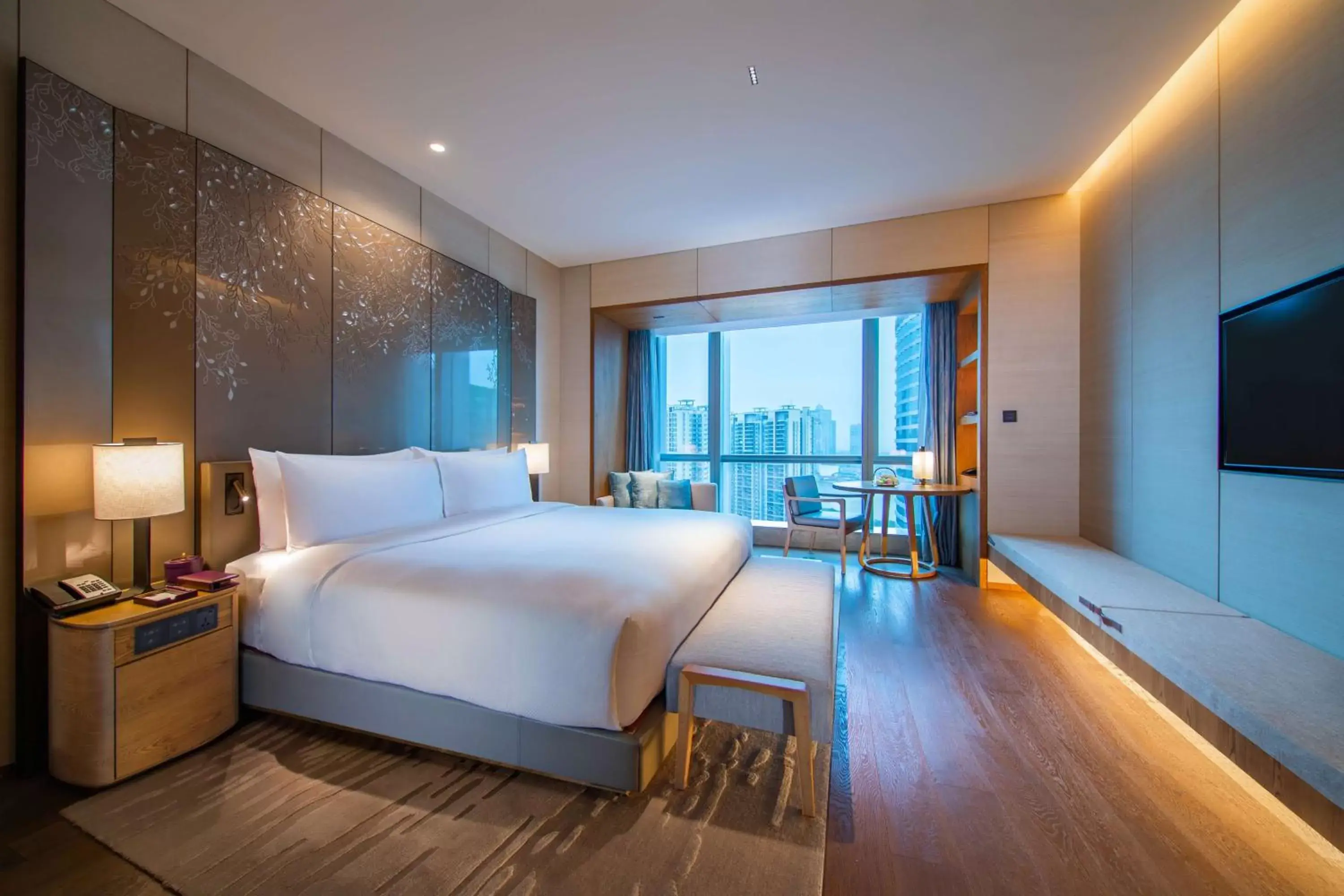 Bed in Conrad Guangzhou - Free shuttle between hotel and Exhibition Center during Canton Fair & Exhibitor registration Counter