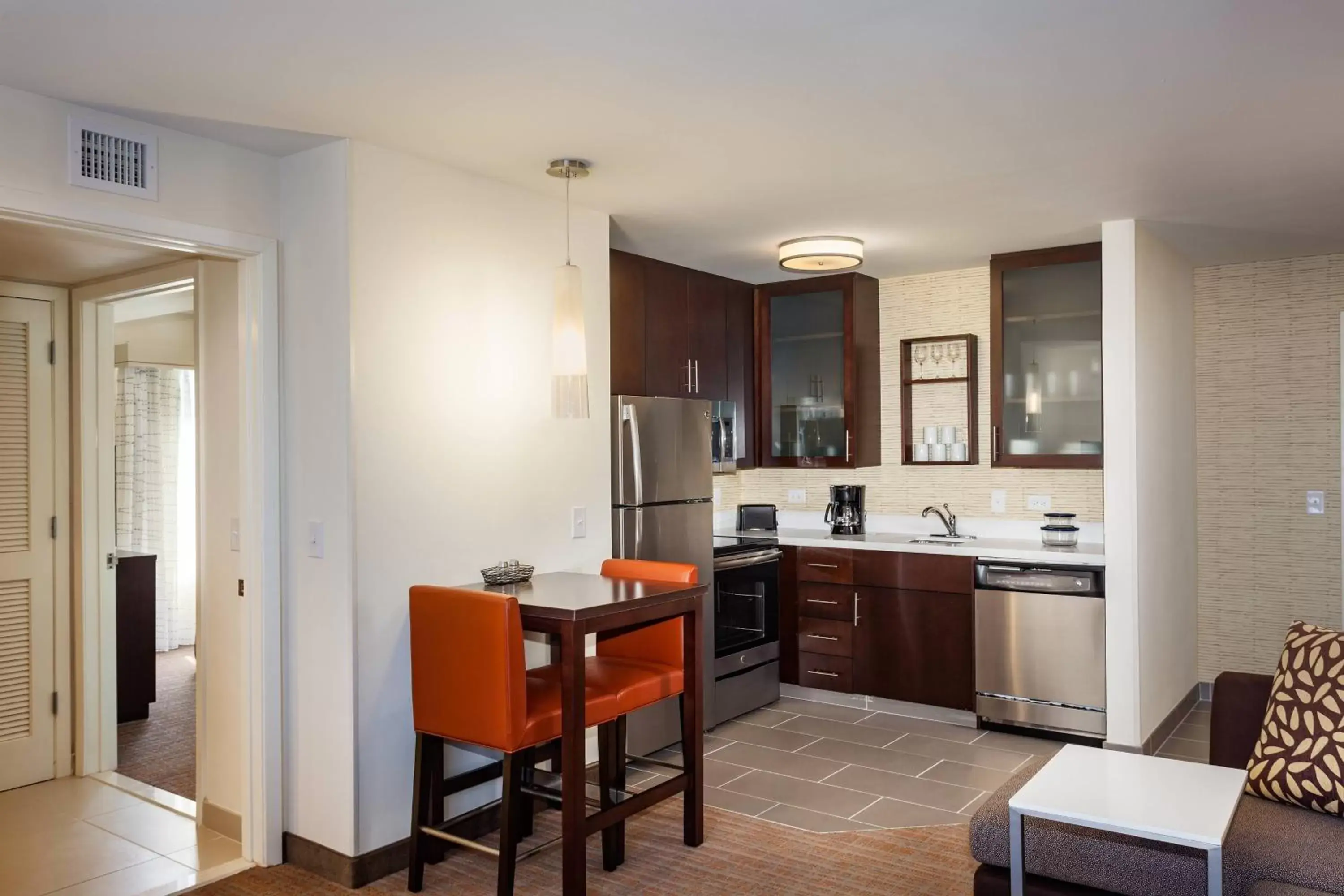 Bedroom, Kitchen/Kitchenette in Residence Inn by Marriott Austin Lake Austin/River Place