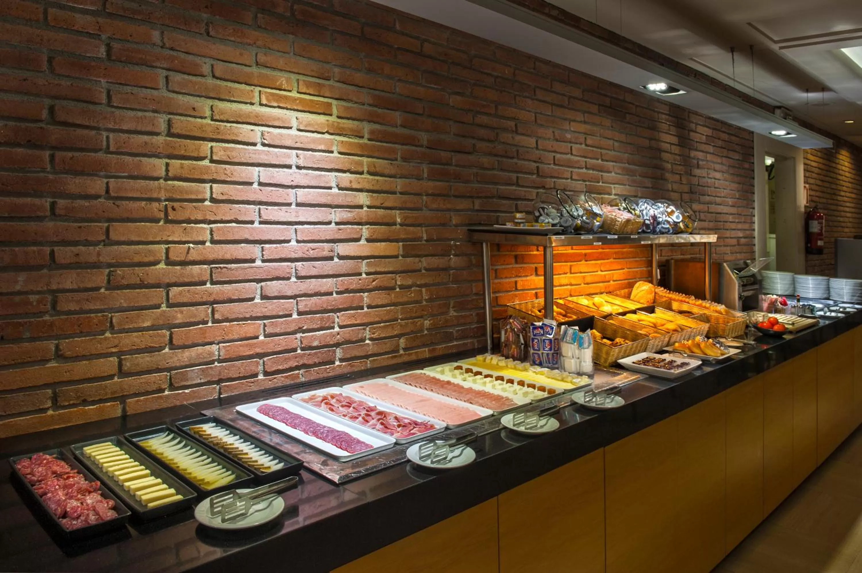 Buffet breakfast in Silken Ramblas