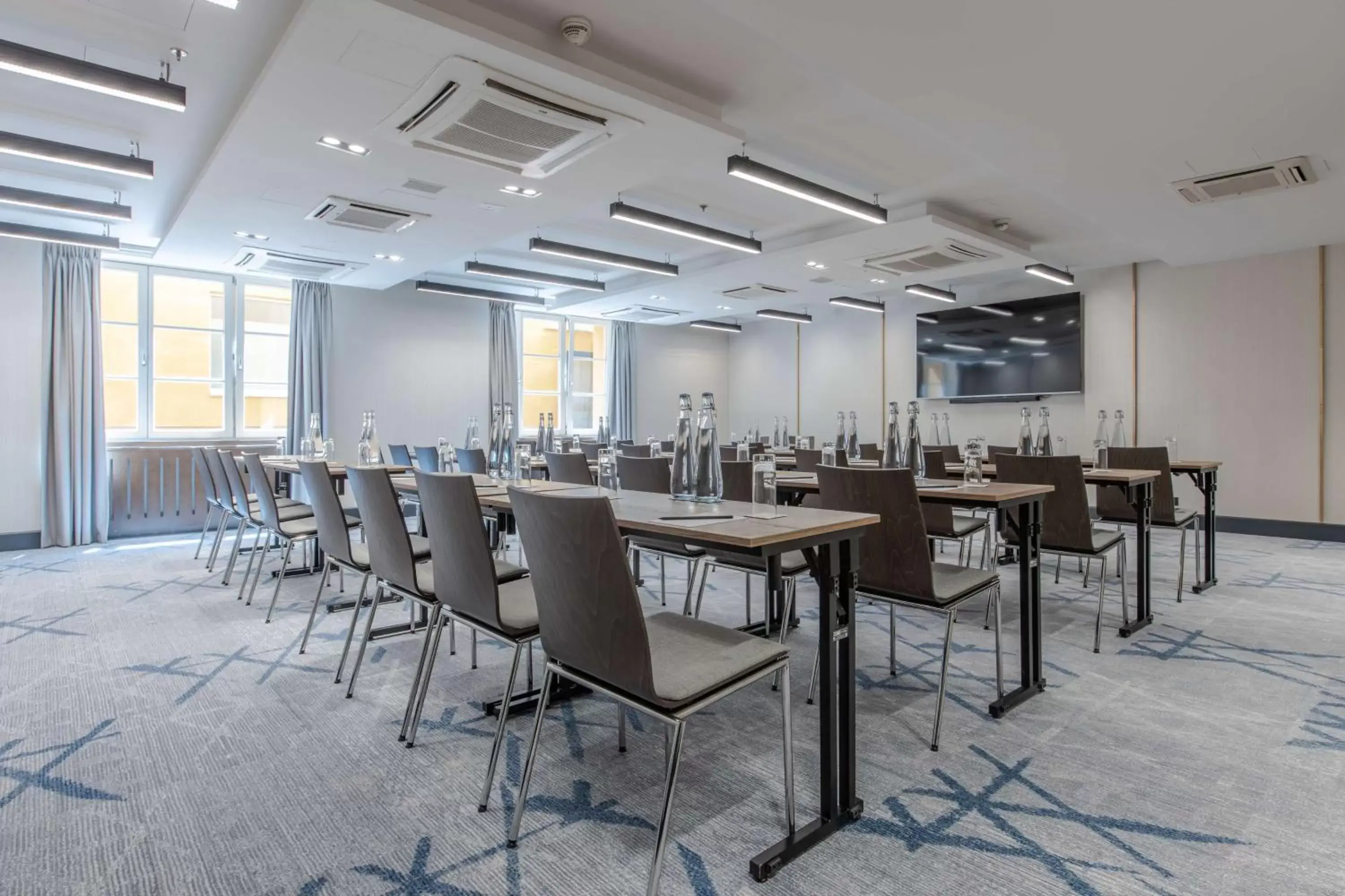 Meeting/conference room, Restaurant/Places to Eat in Radisson Blu Hotel Prague