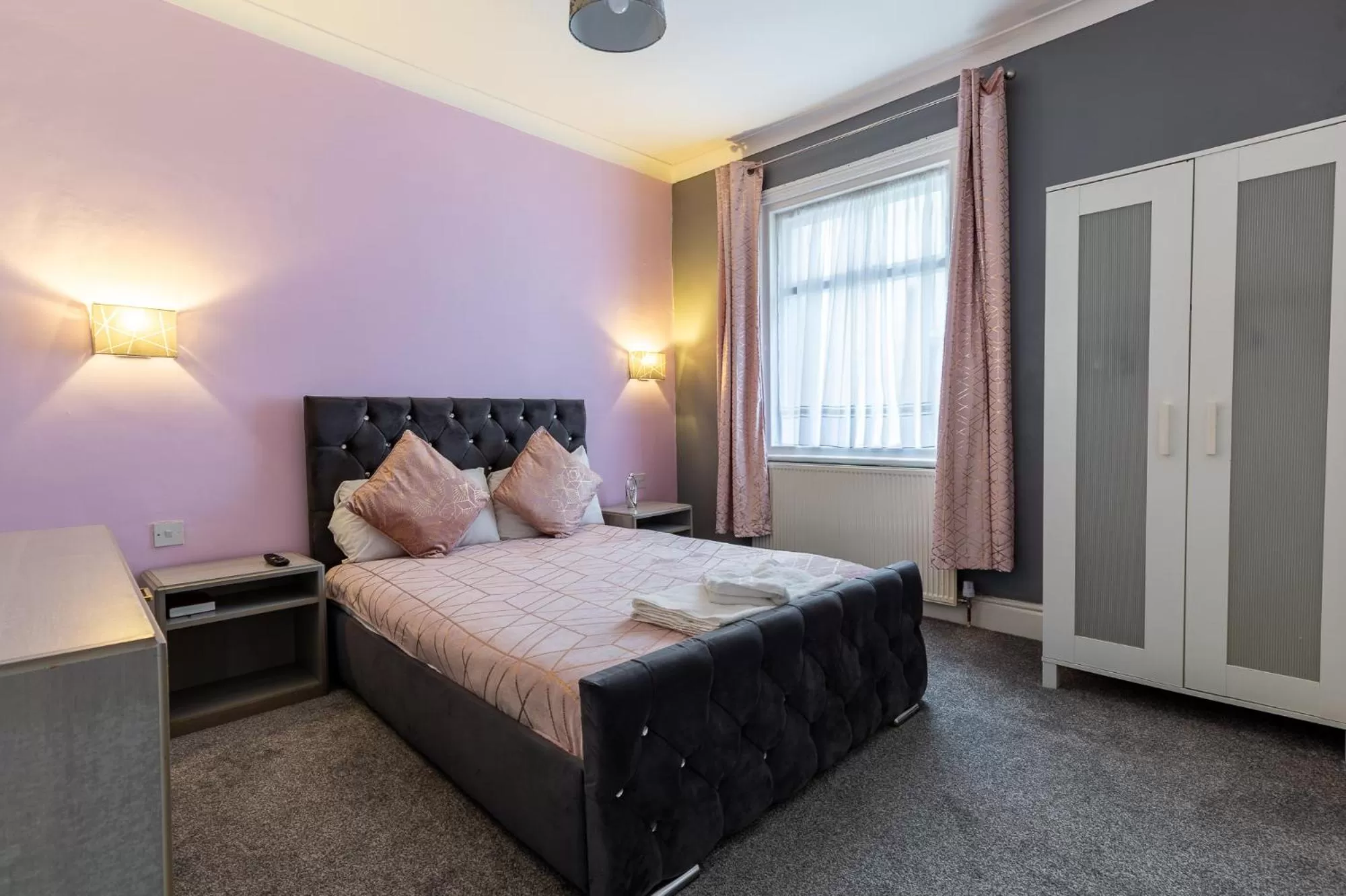 Deluxe Double Room with Shower in Pier Walk Hotel