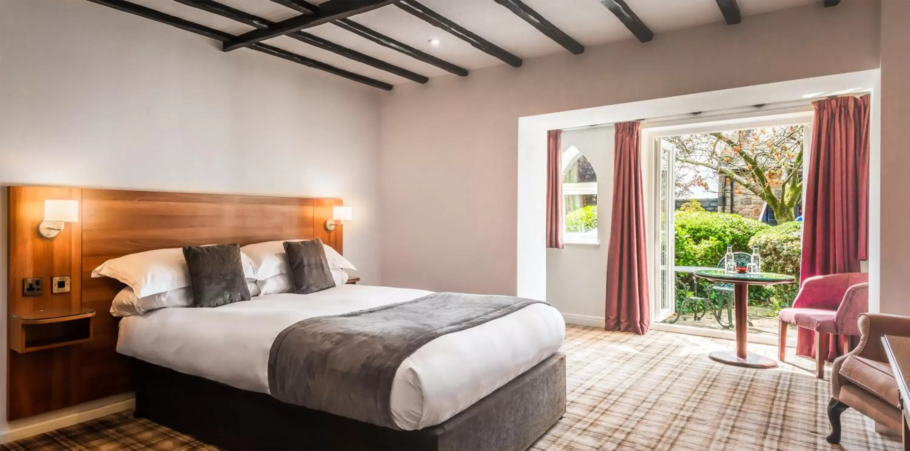 Bedroom, Bed in Last Drop Village Hotel & Spa