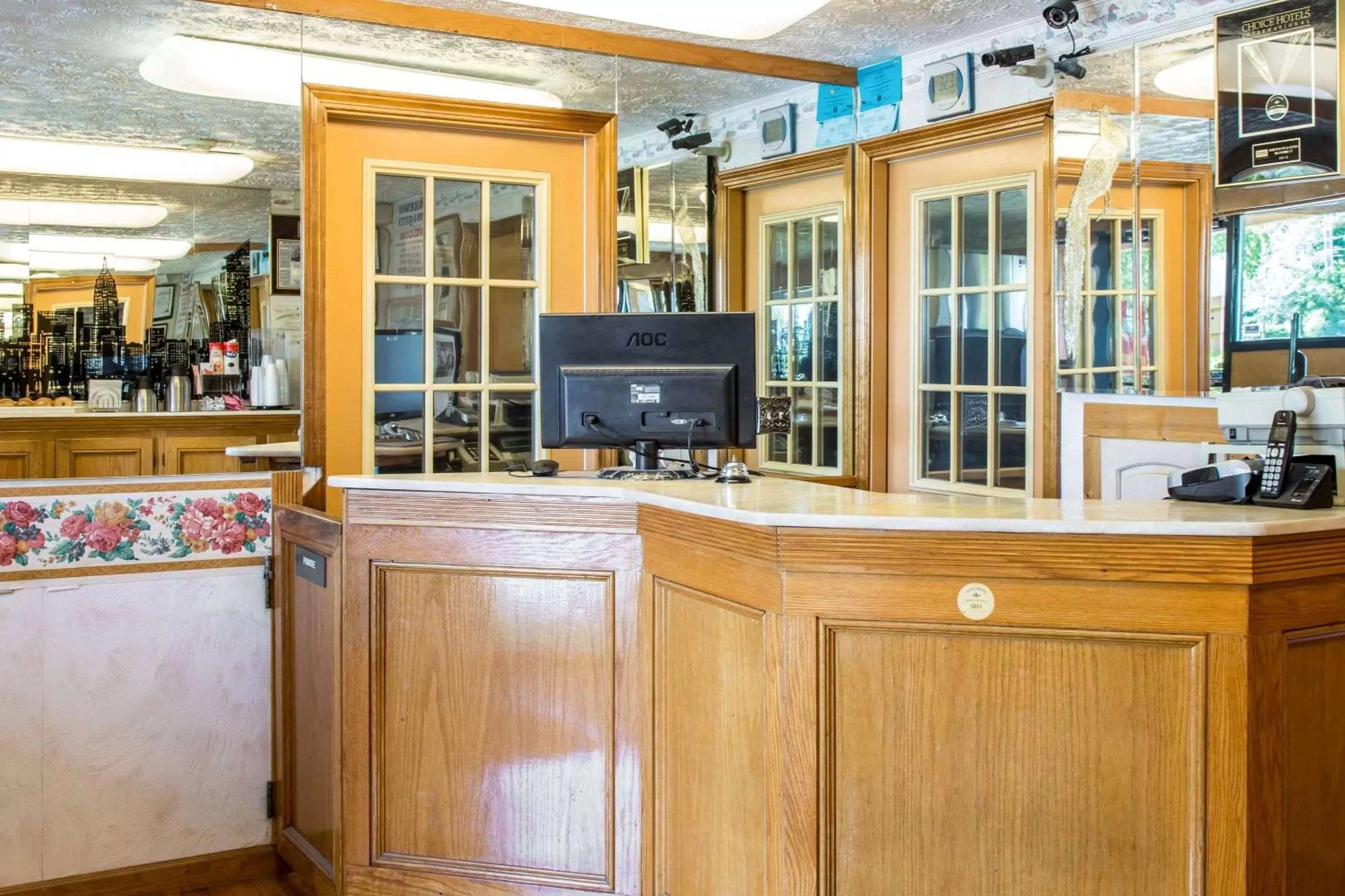 Lobby or reception in Rodeway Inn & Suites Branford - Guilford