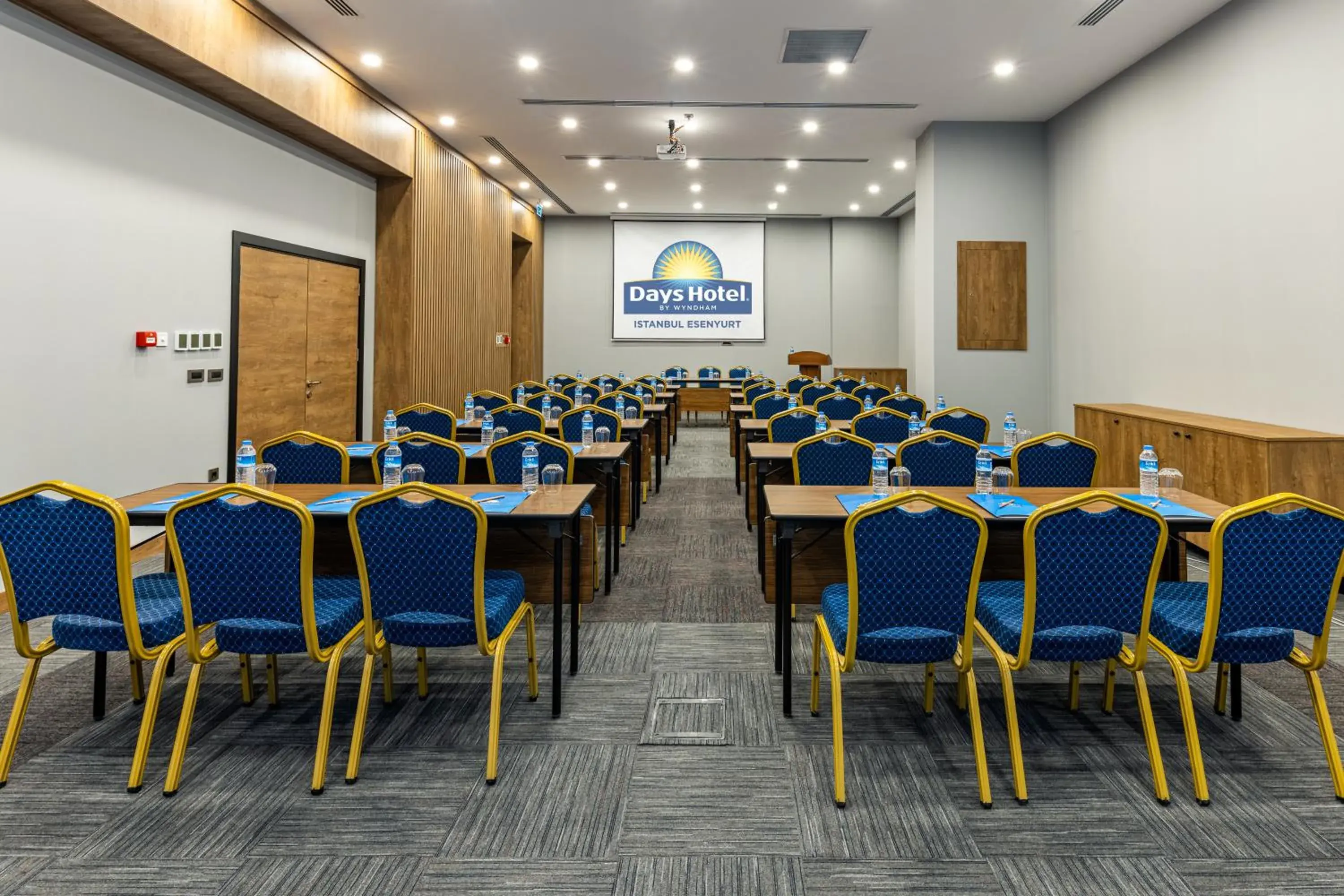 Meeting/conference room in Days Hotel by Wyndham Istanbul Esenyurt