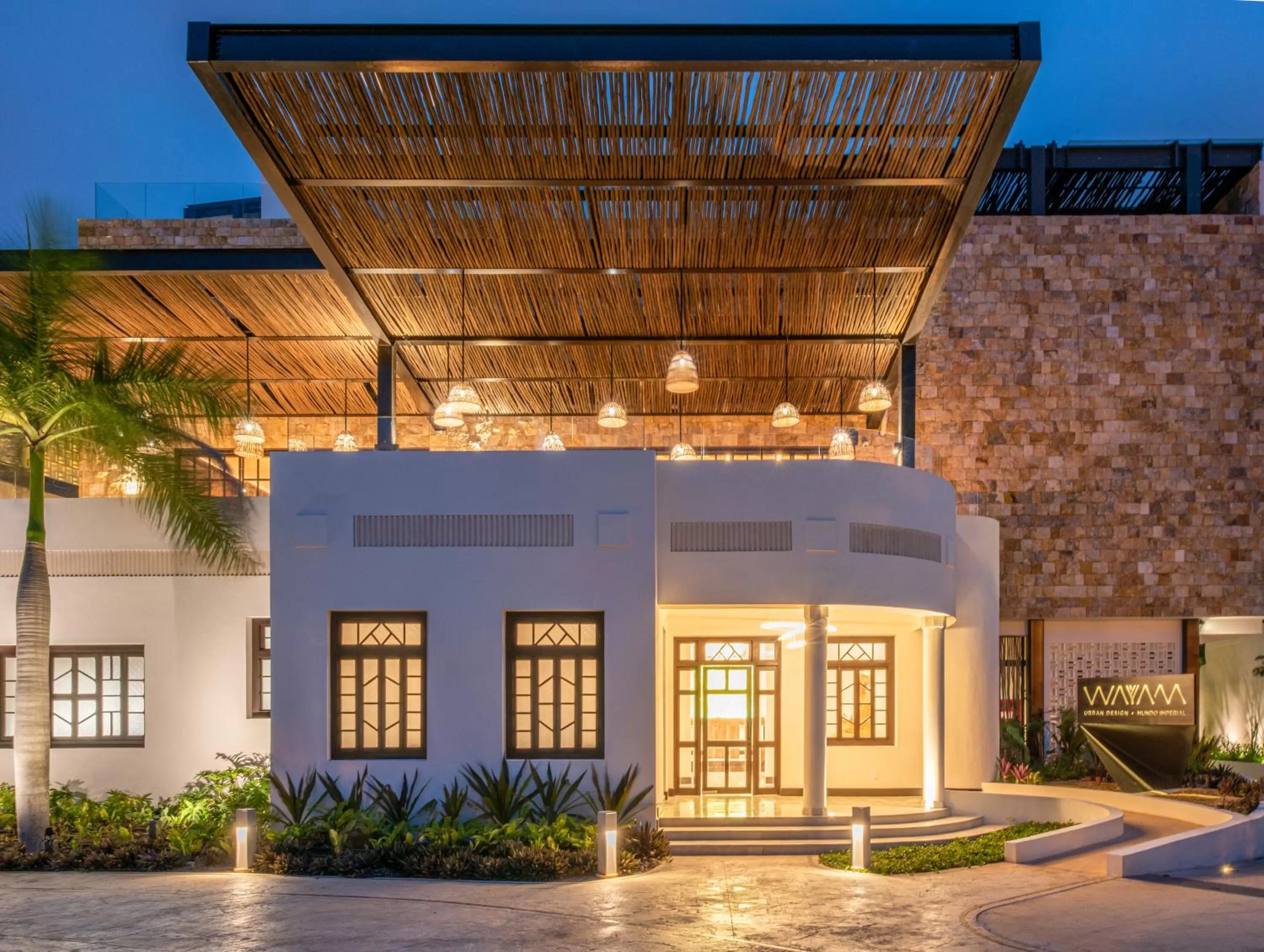 Facade/entrance in Las Brisas Merida