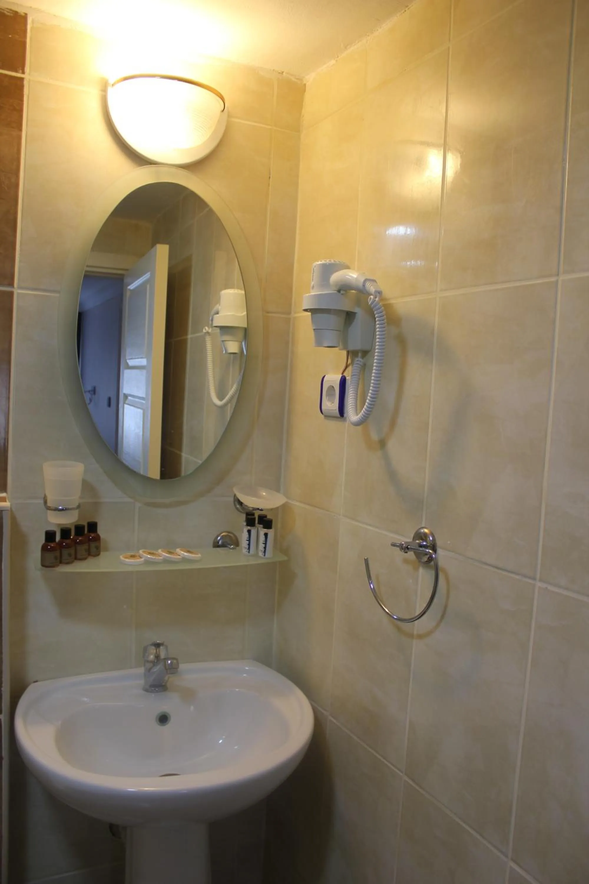 Bathroom in Reydel Hotel