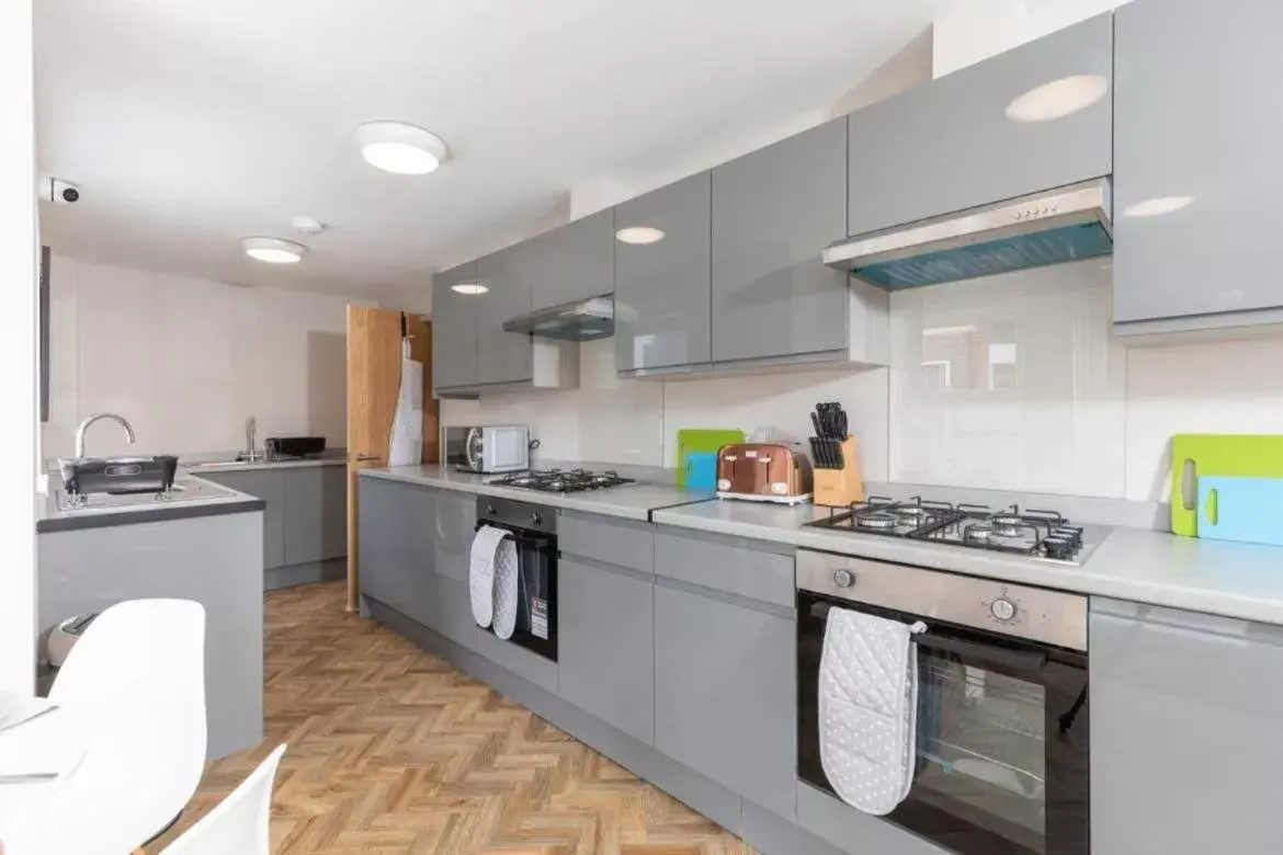 Kitchen/Kitchenette in Ocean Apartments