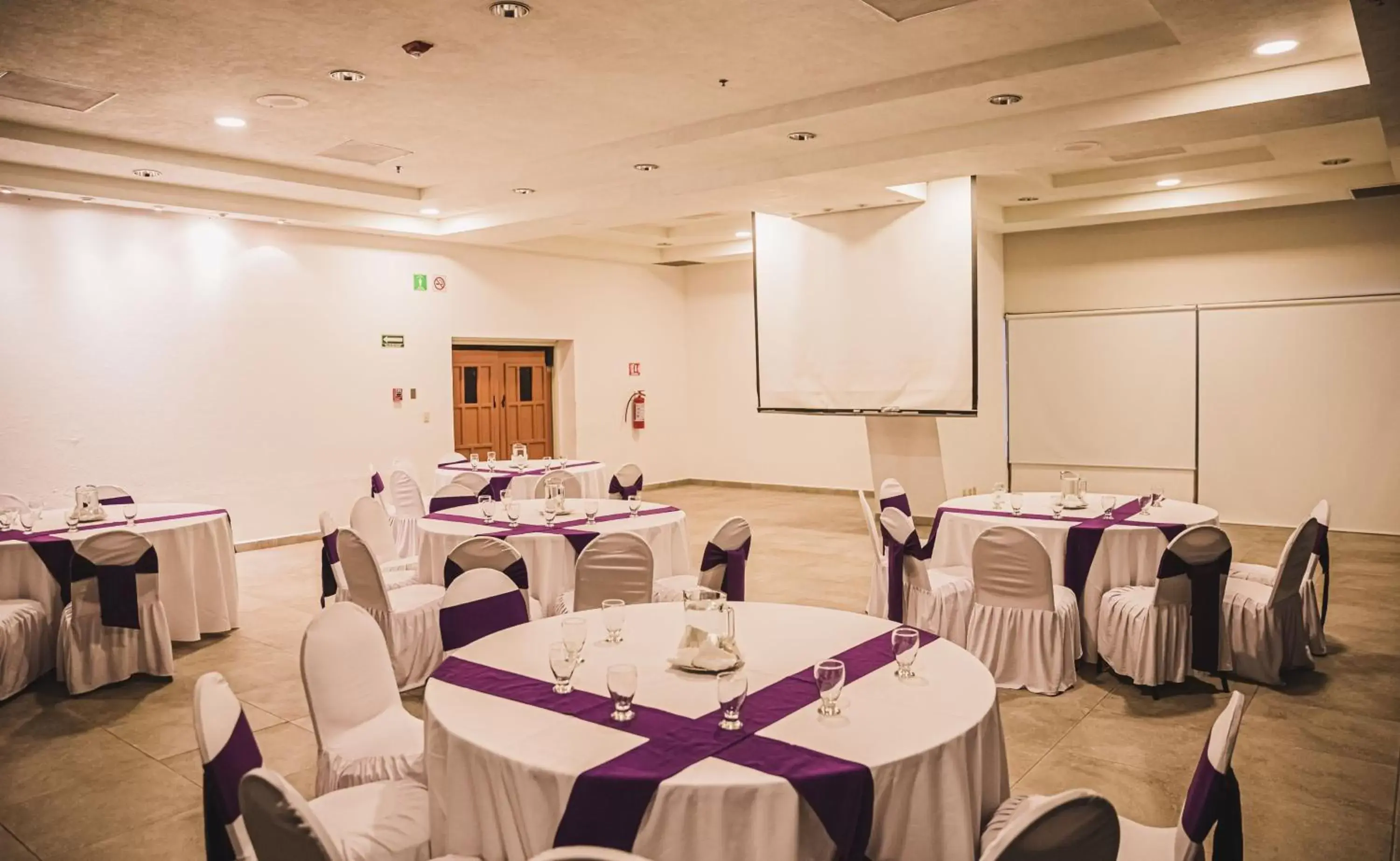 Banquet/Function facilities, Banquet Facilities in Holiday Inn Resort Acapulco, an IHG Hotel