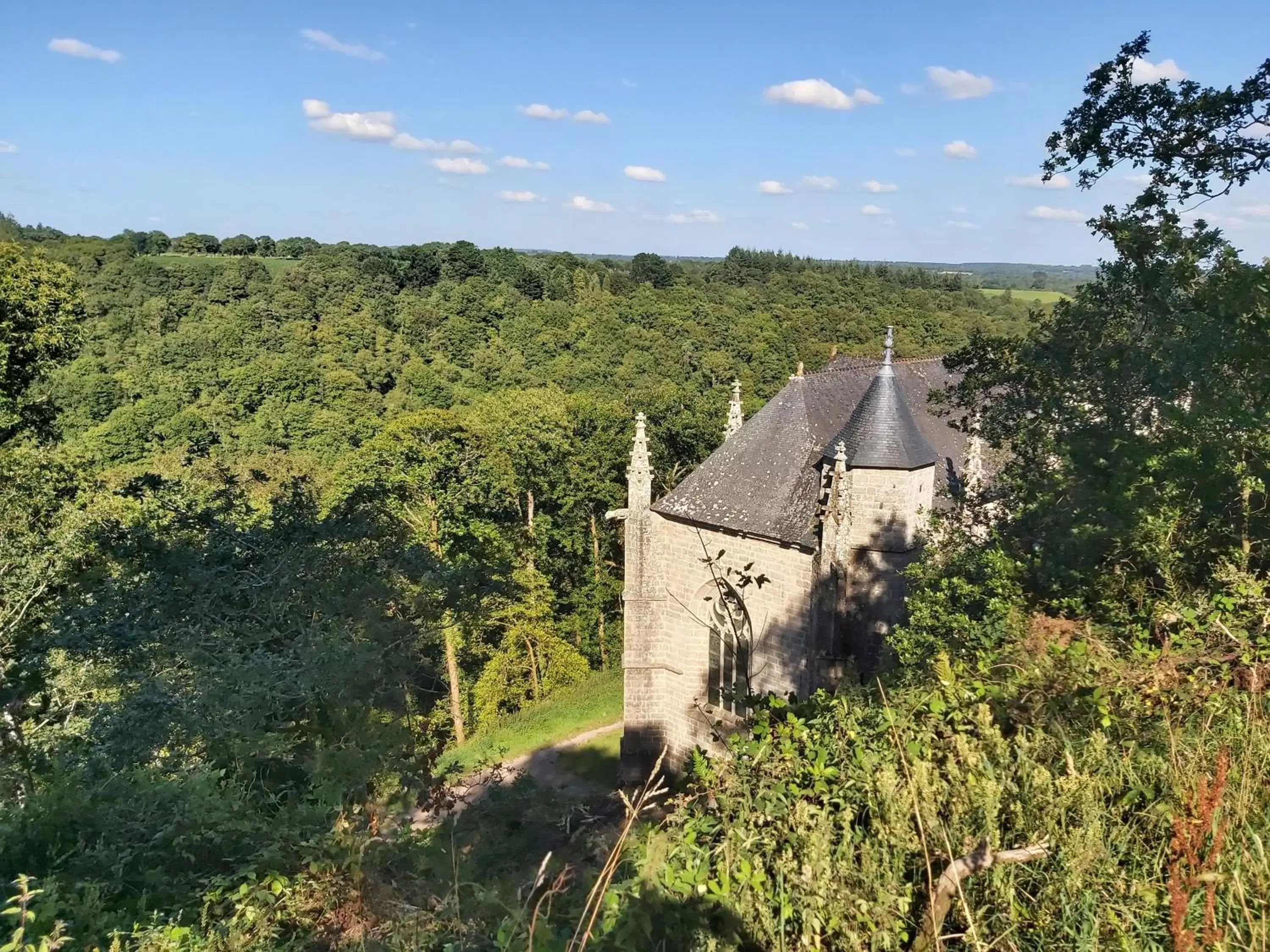 Nearby landmark in LES DEUX RIVIERES - Chambres & Table d'Hôtes -