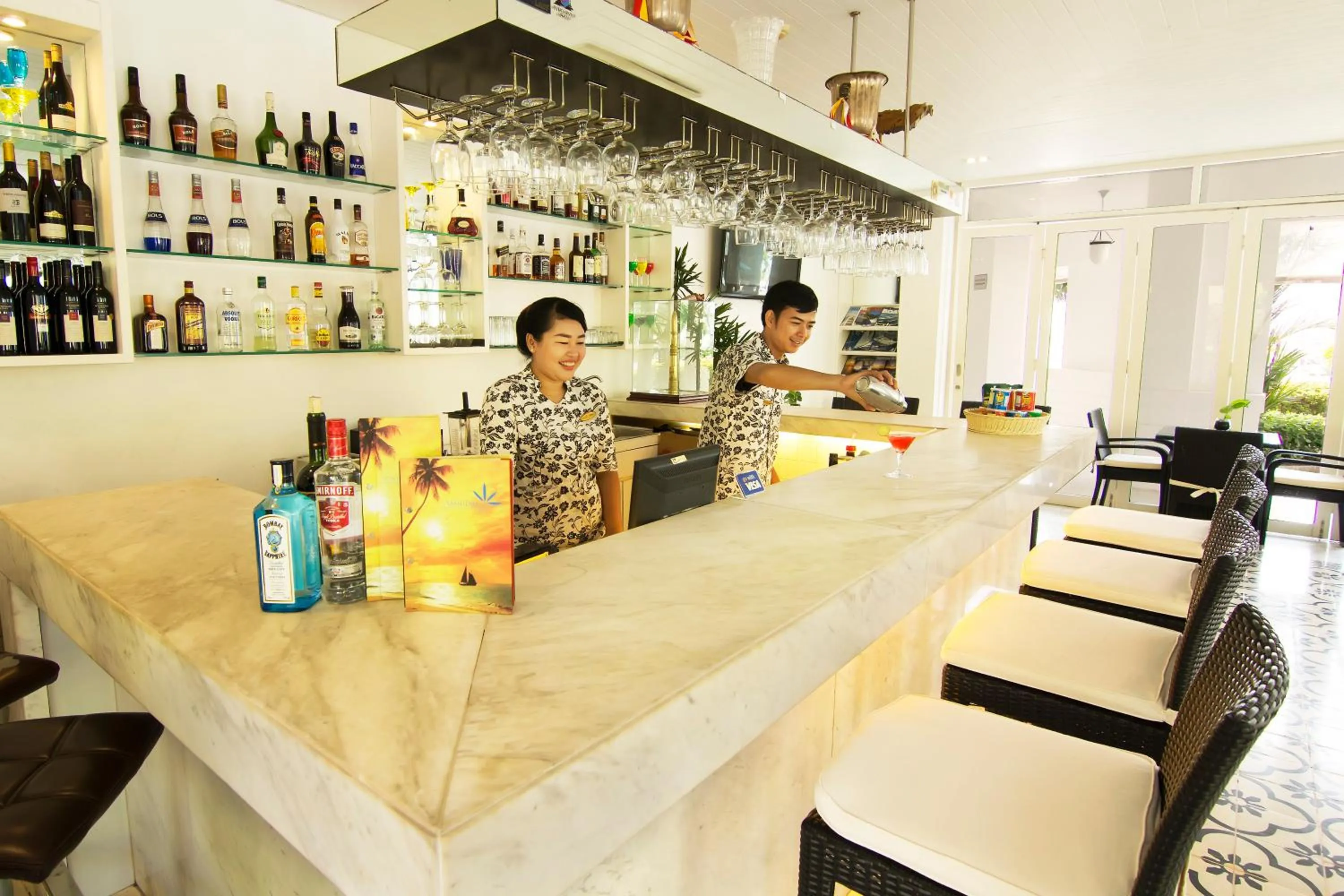 Lounge or bar in Nongsa Point Marina