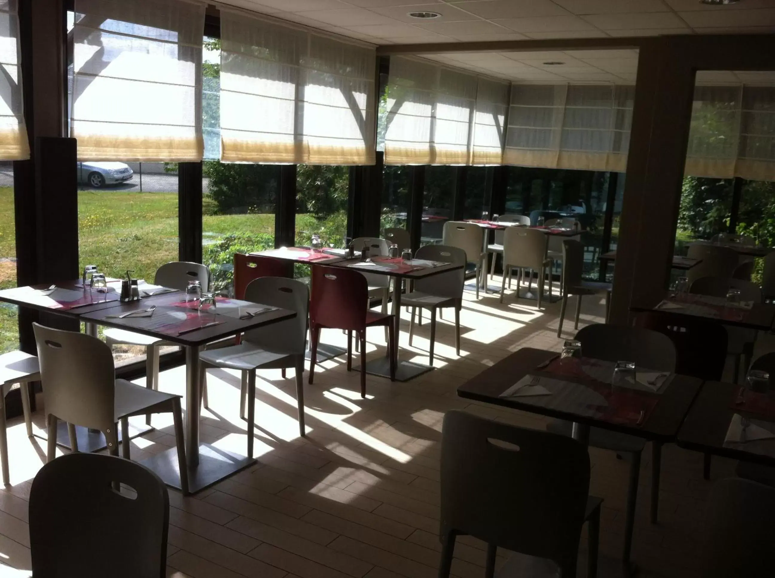 Restaurant/Places to Eat in Campanile Vichy - Bellerive