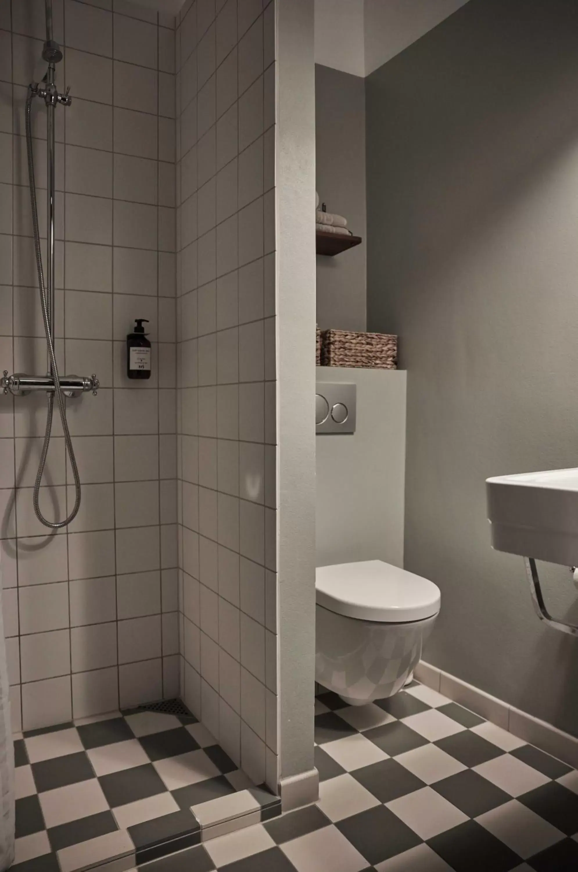 Shower, Bathroom in Rye115 Hotel