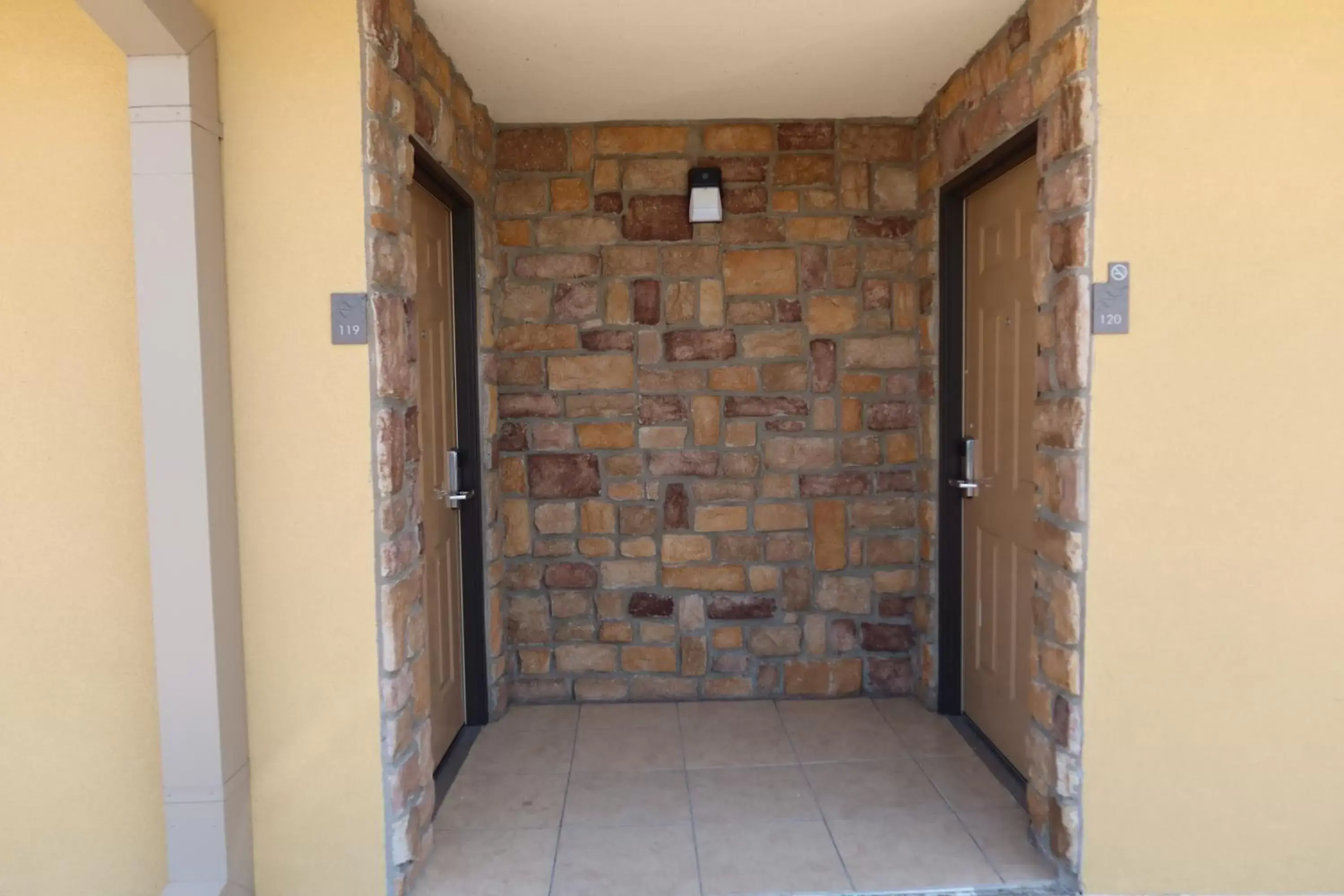 Facade/entrance in Scottish Inns & Suites White Settlement