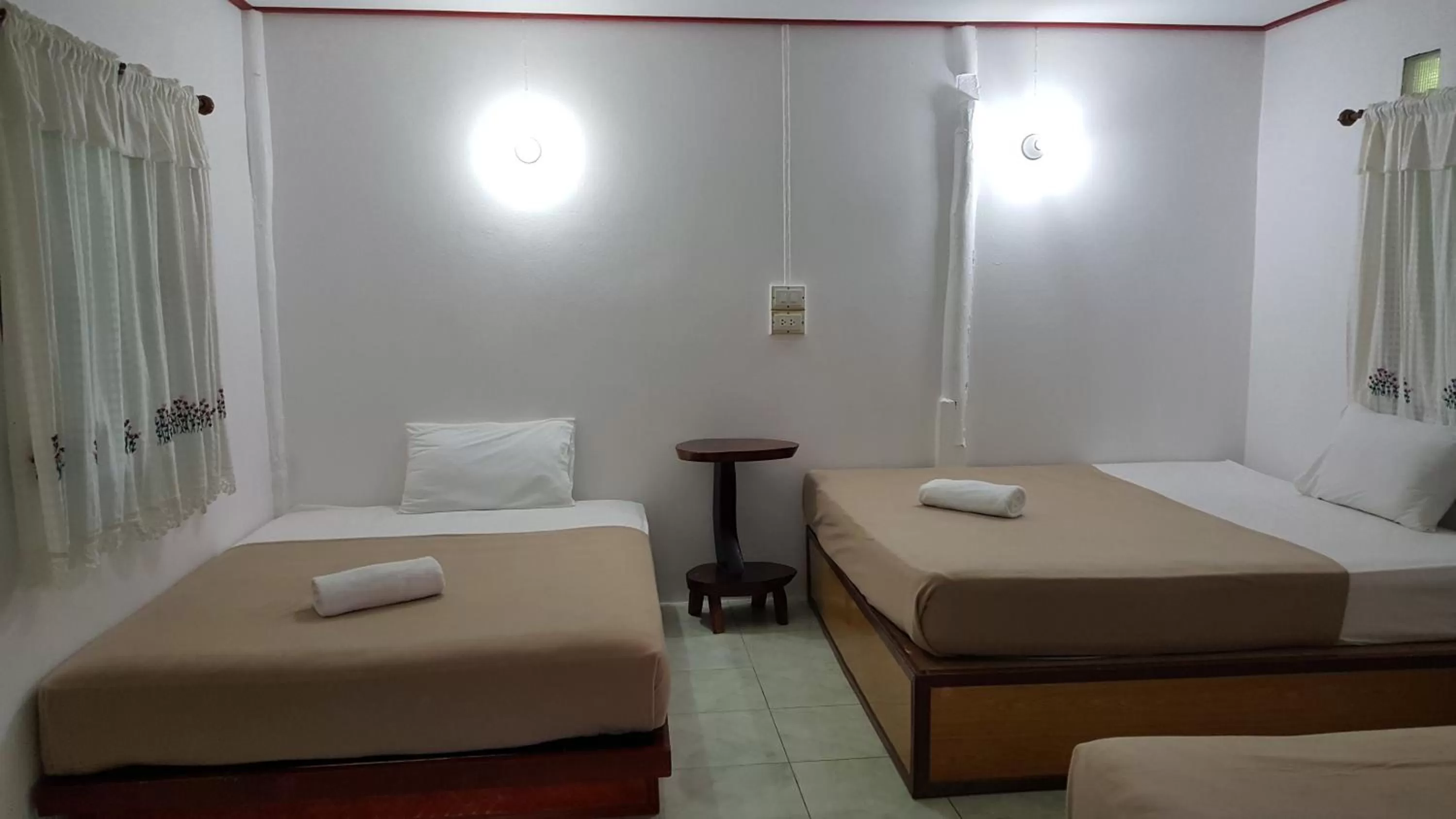 Bed in Khao Sok Jungle Huts Resort