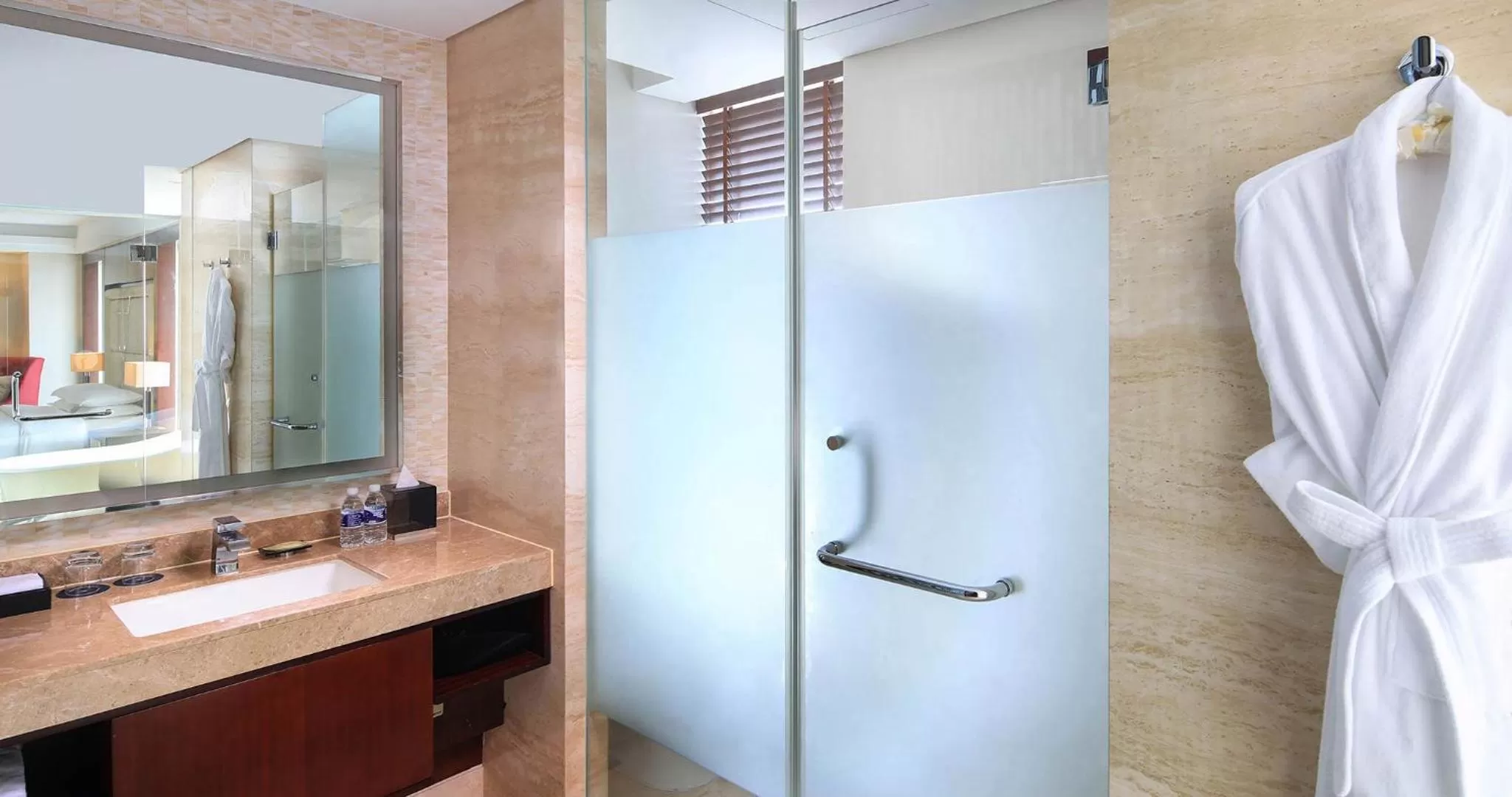 Bathroom in Sheraton Shanghai Hongkou Hotel