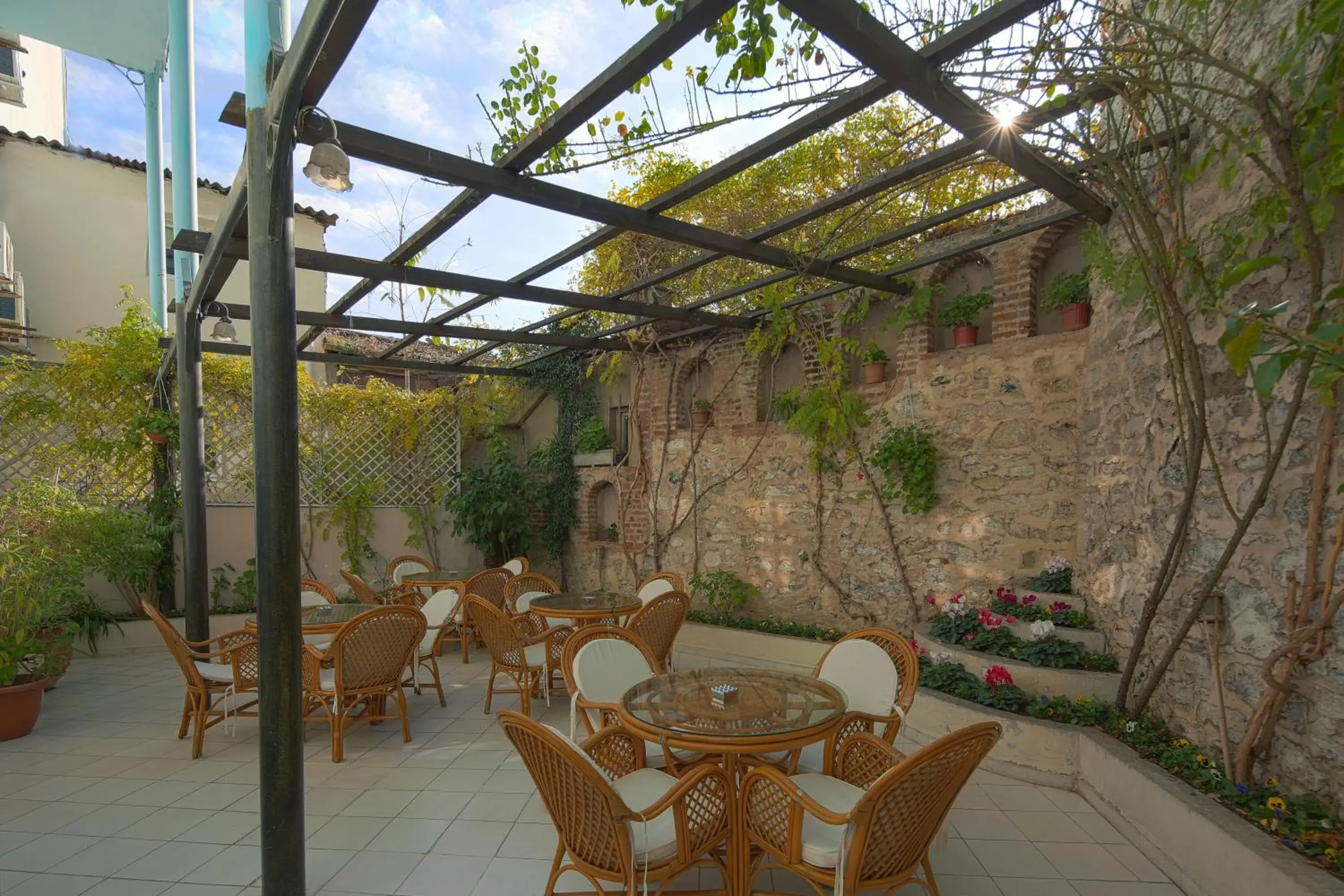 Restaurant/places to eat, Patio/Outdoor Area in Hotel Historia-Special Category