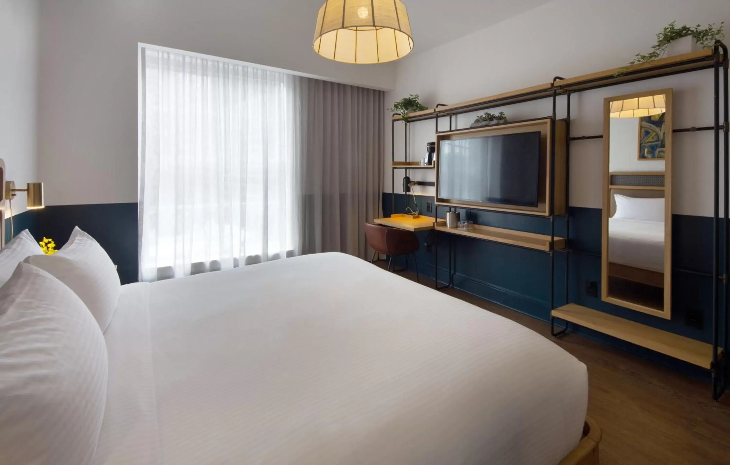 TV and multimedia, Bed in Magnolia New Orleans TV and multimedia, Bed in Magnolia New Orleans