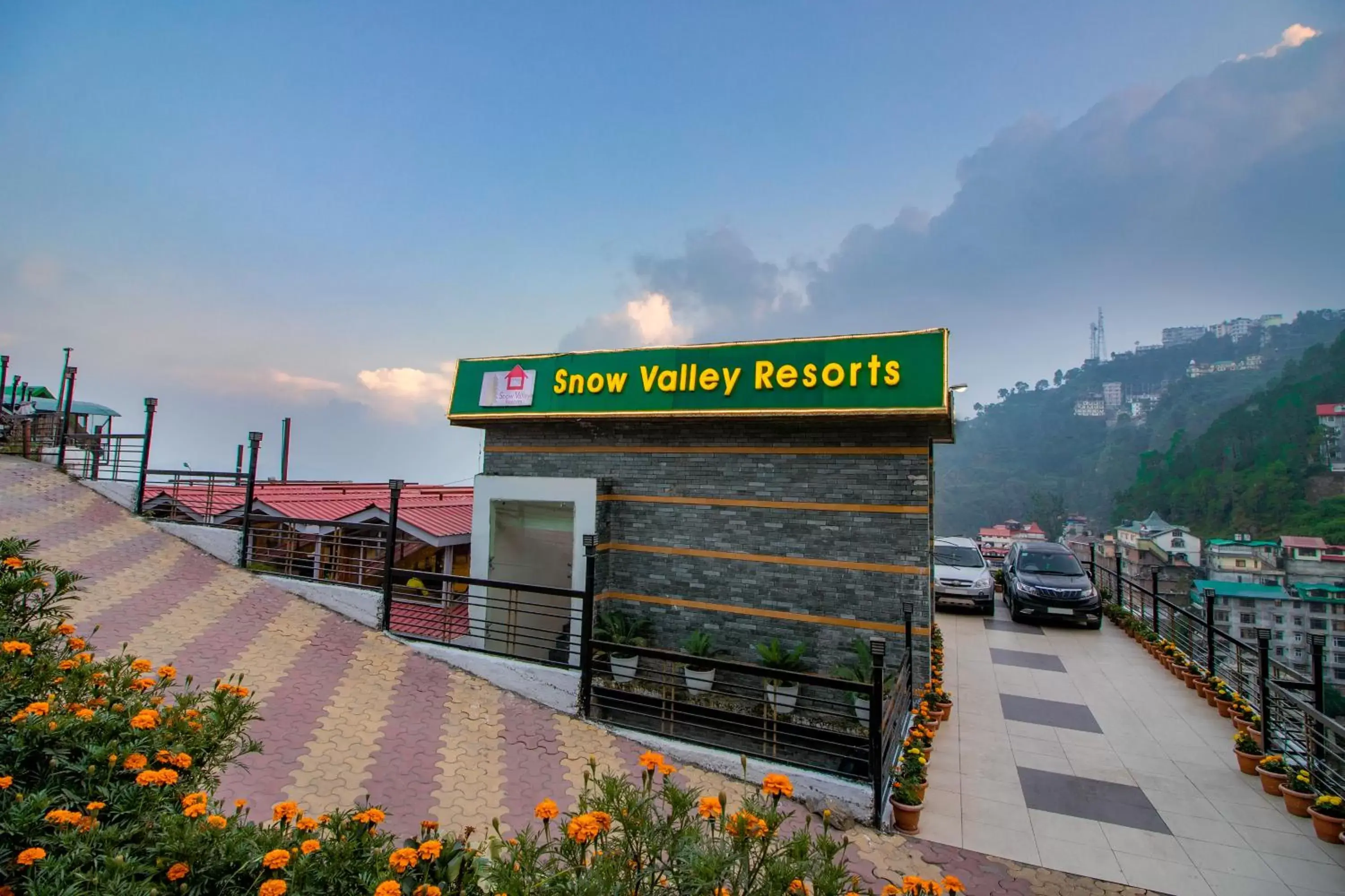 Facade/entrance, Property Logo/Sign in Snow Valley Resorts Shimla