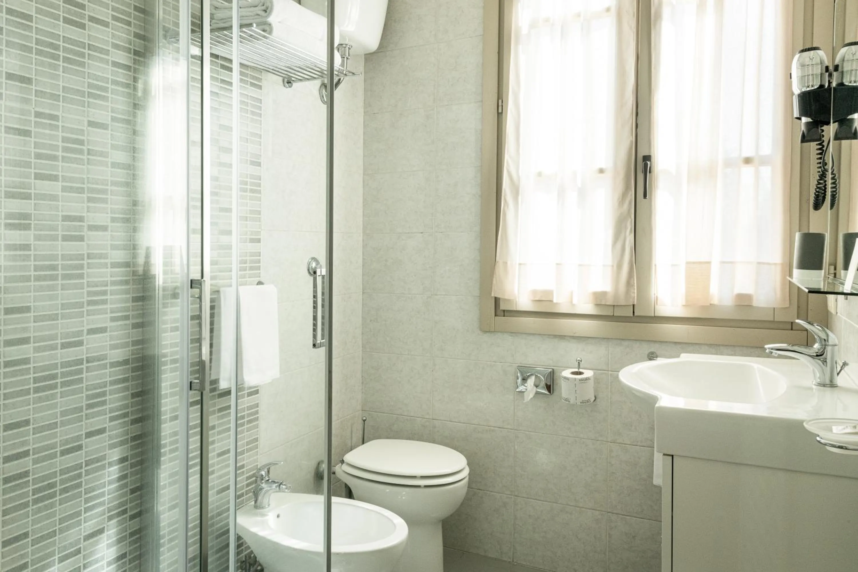 Shower in Si Montalcino Hotel