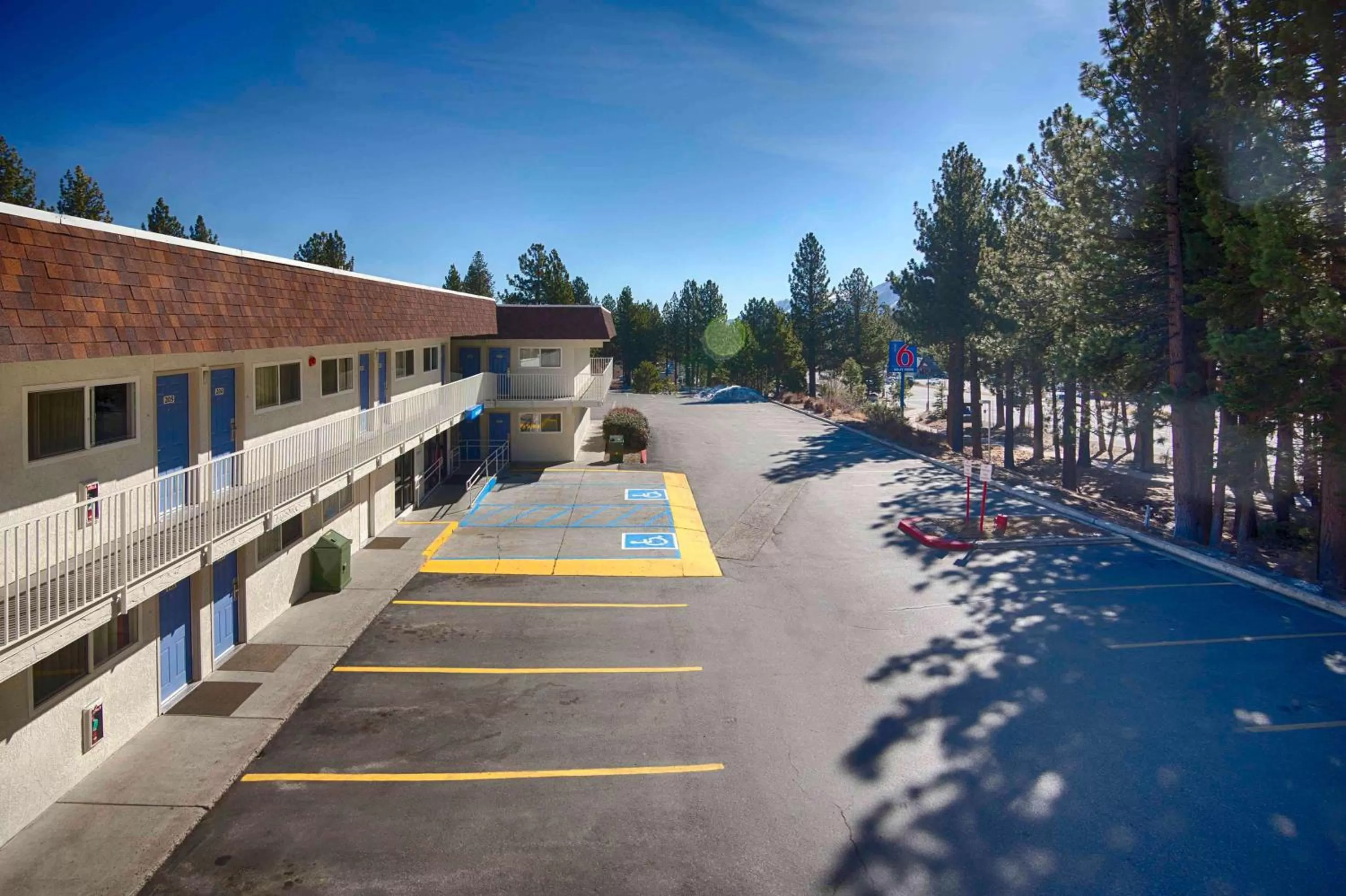 Property building in Motel 6-Mammoth Lakes, CA