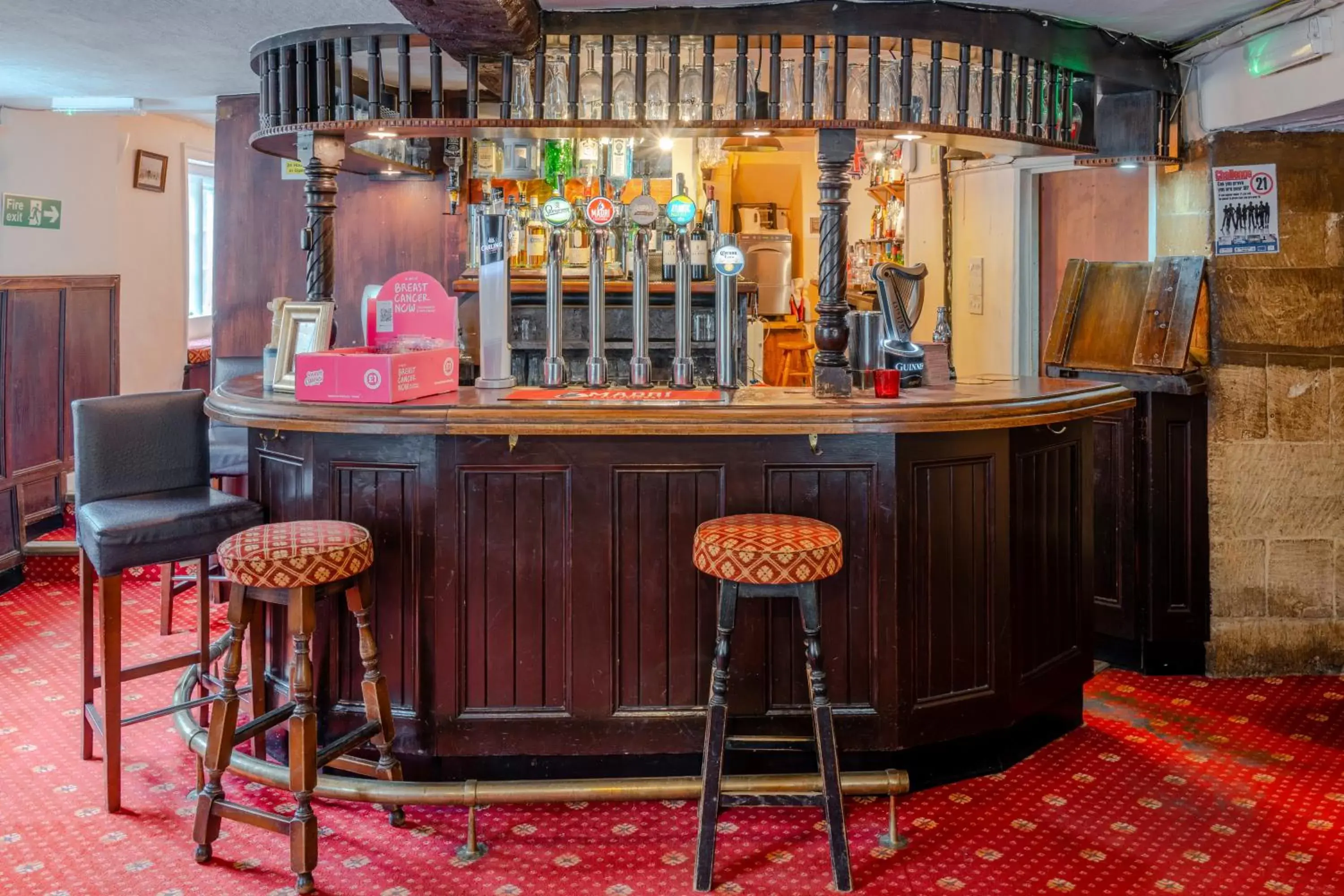 Restaurant/places to eat, Lounge/Bar in Crown Hotel Cotswold