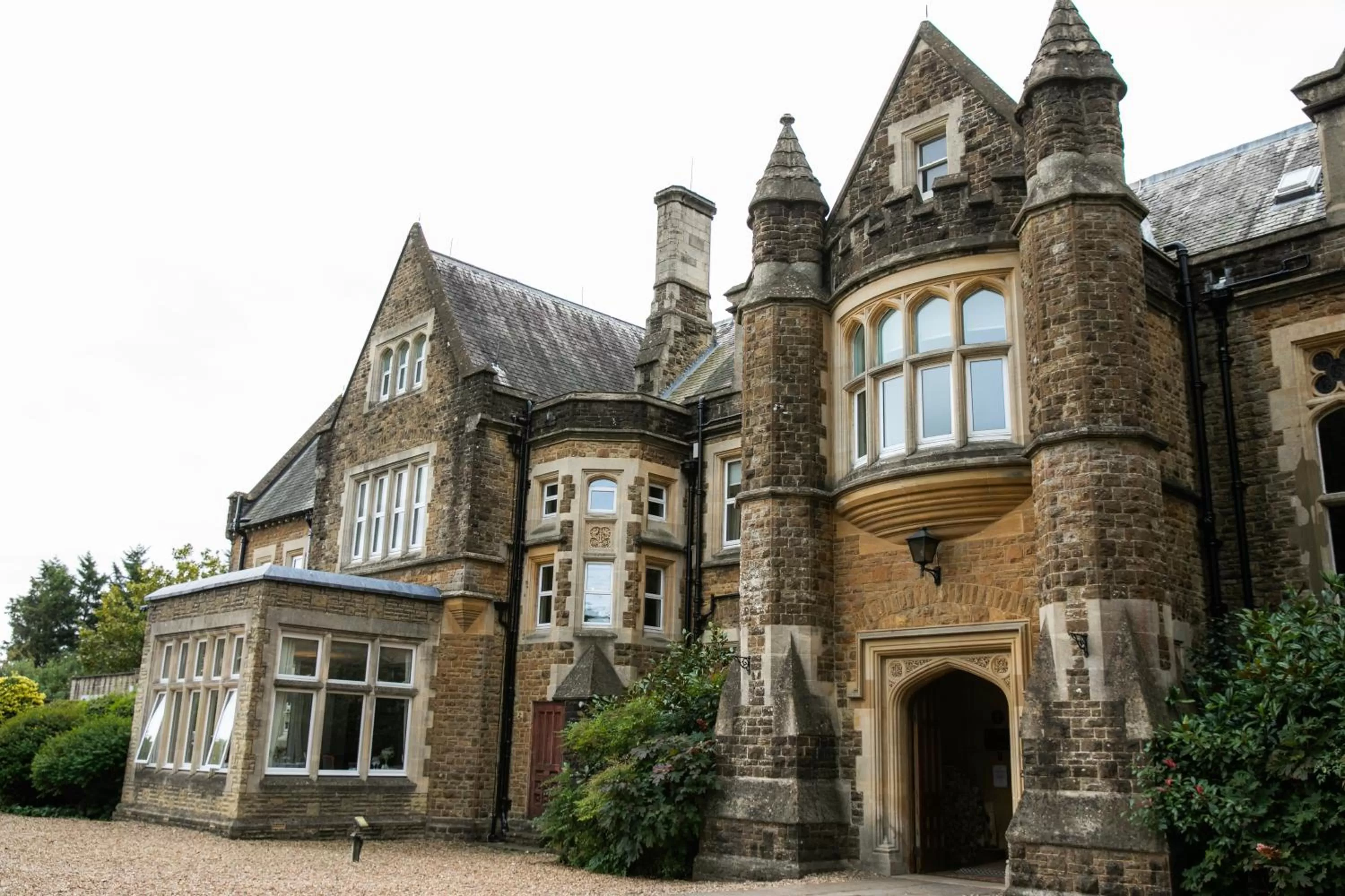 Property building in Hartsfield Manor