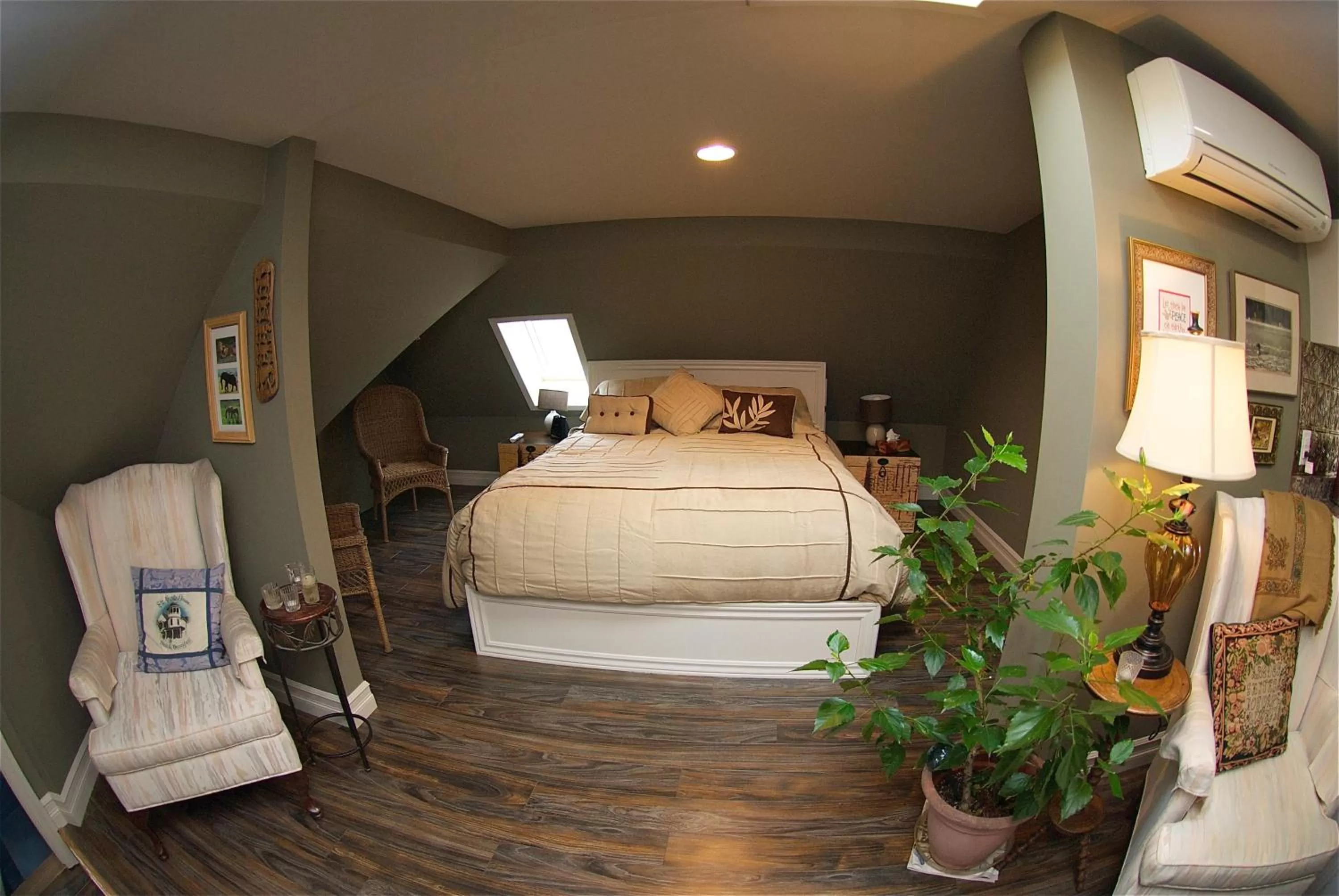 Bedroom, Bed in Bondy House Bed & Breakfast