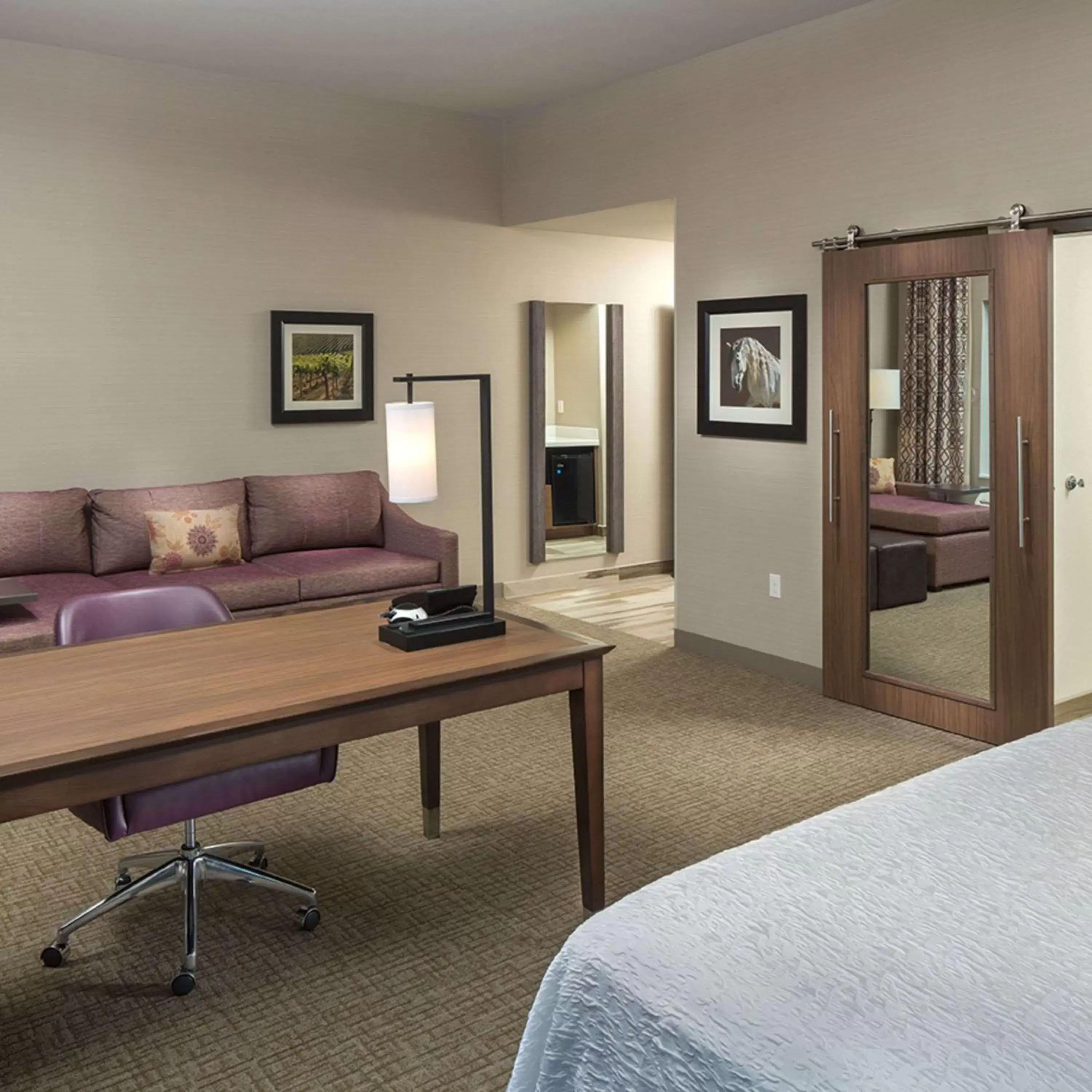 Bedroom, Seating Area in Hampton Inn & Suites Murrieta