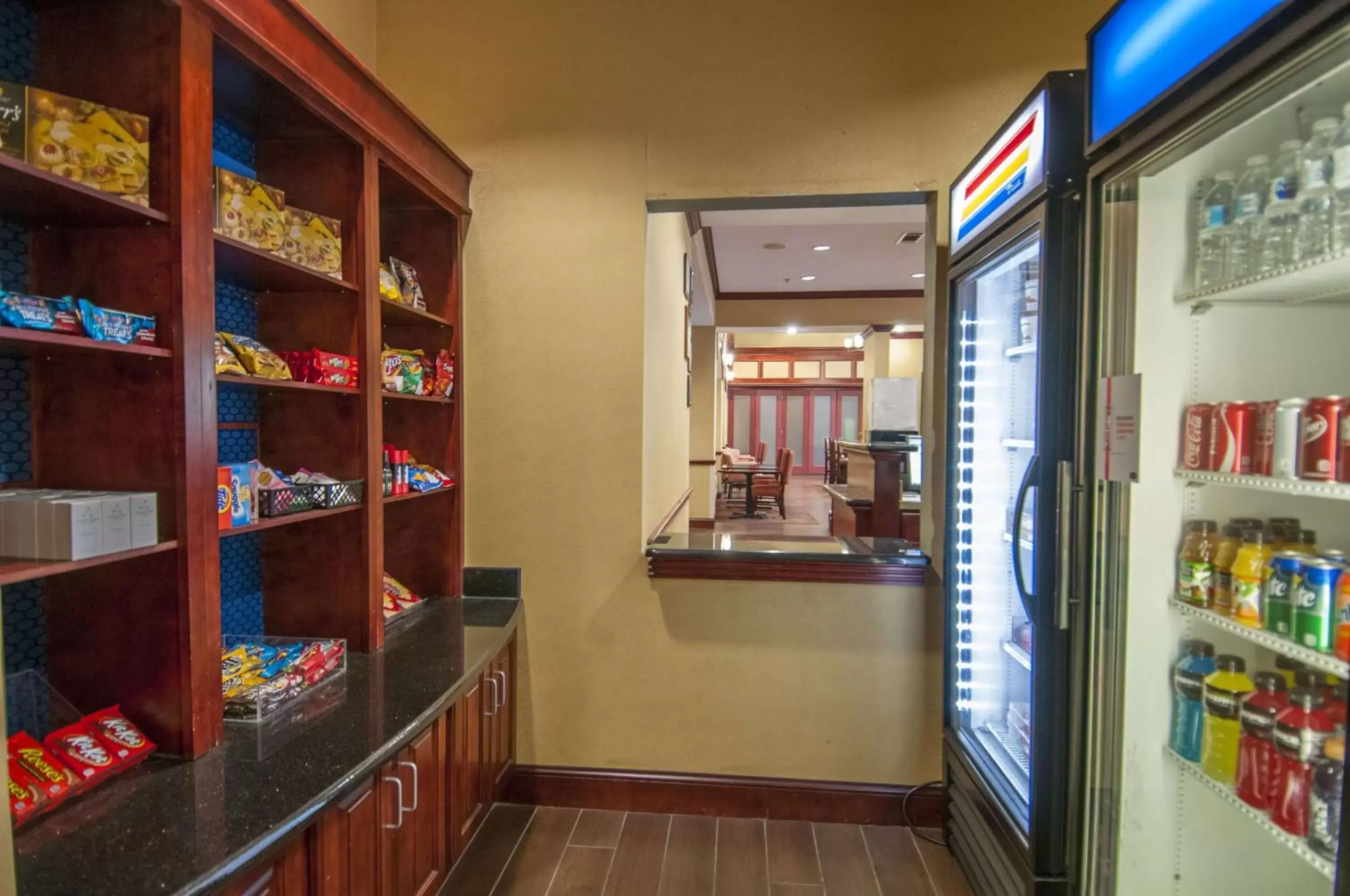 Dining area in Hampton Inn and Suites Waxahachie