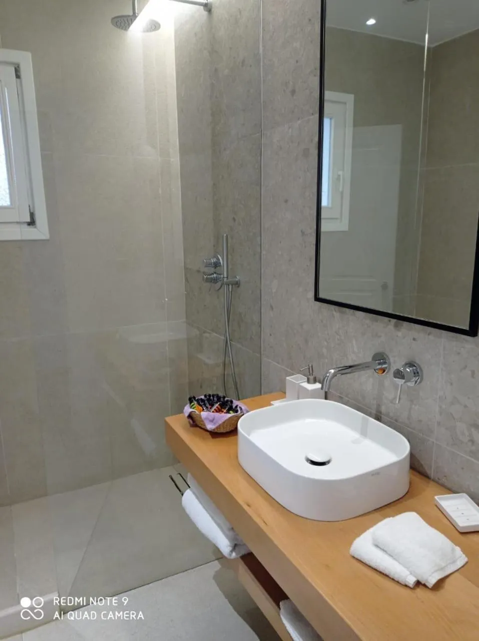 Bathroom in Deliades Hotel