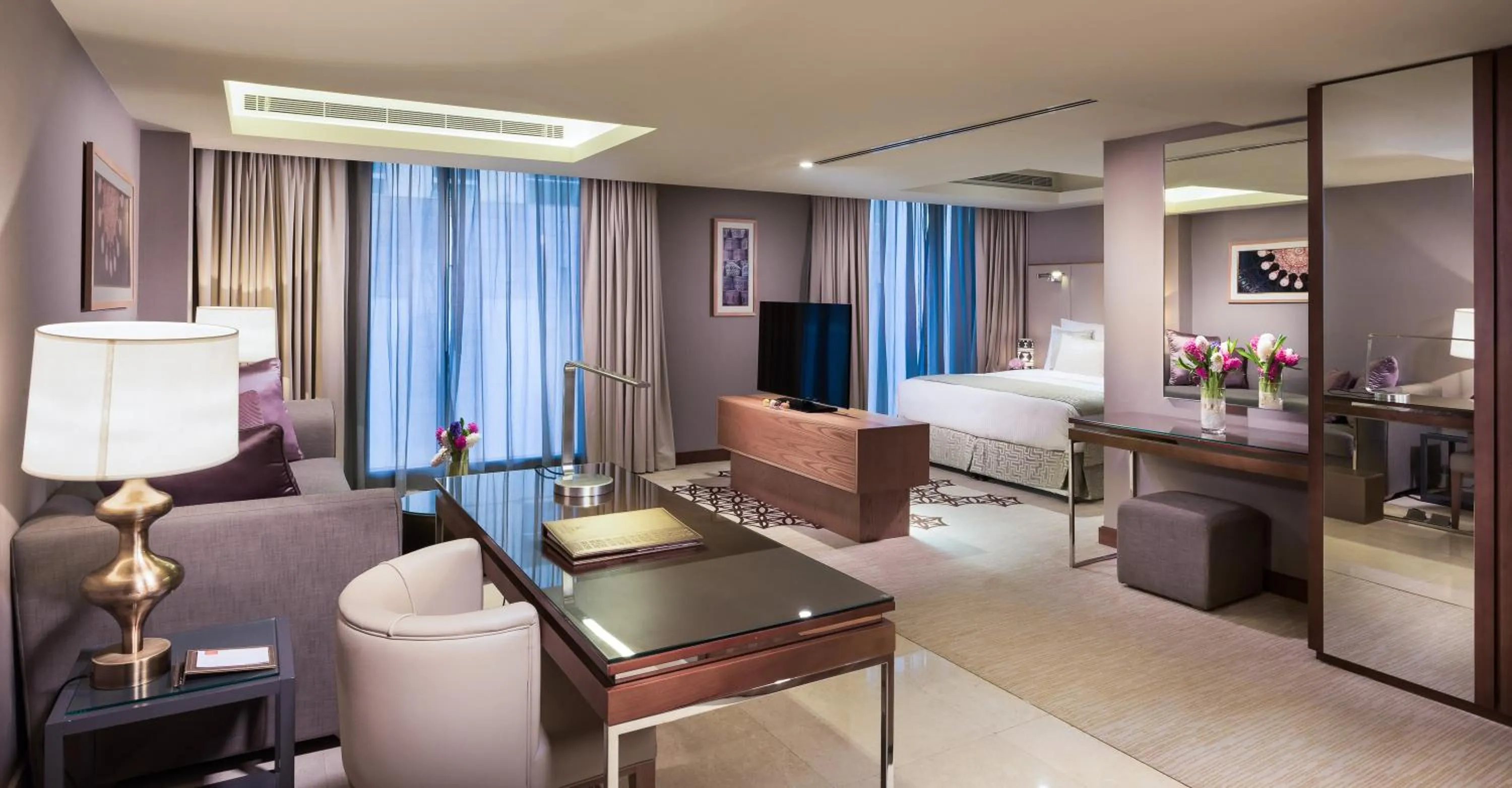 Bed in Grand Millennium Muscat