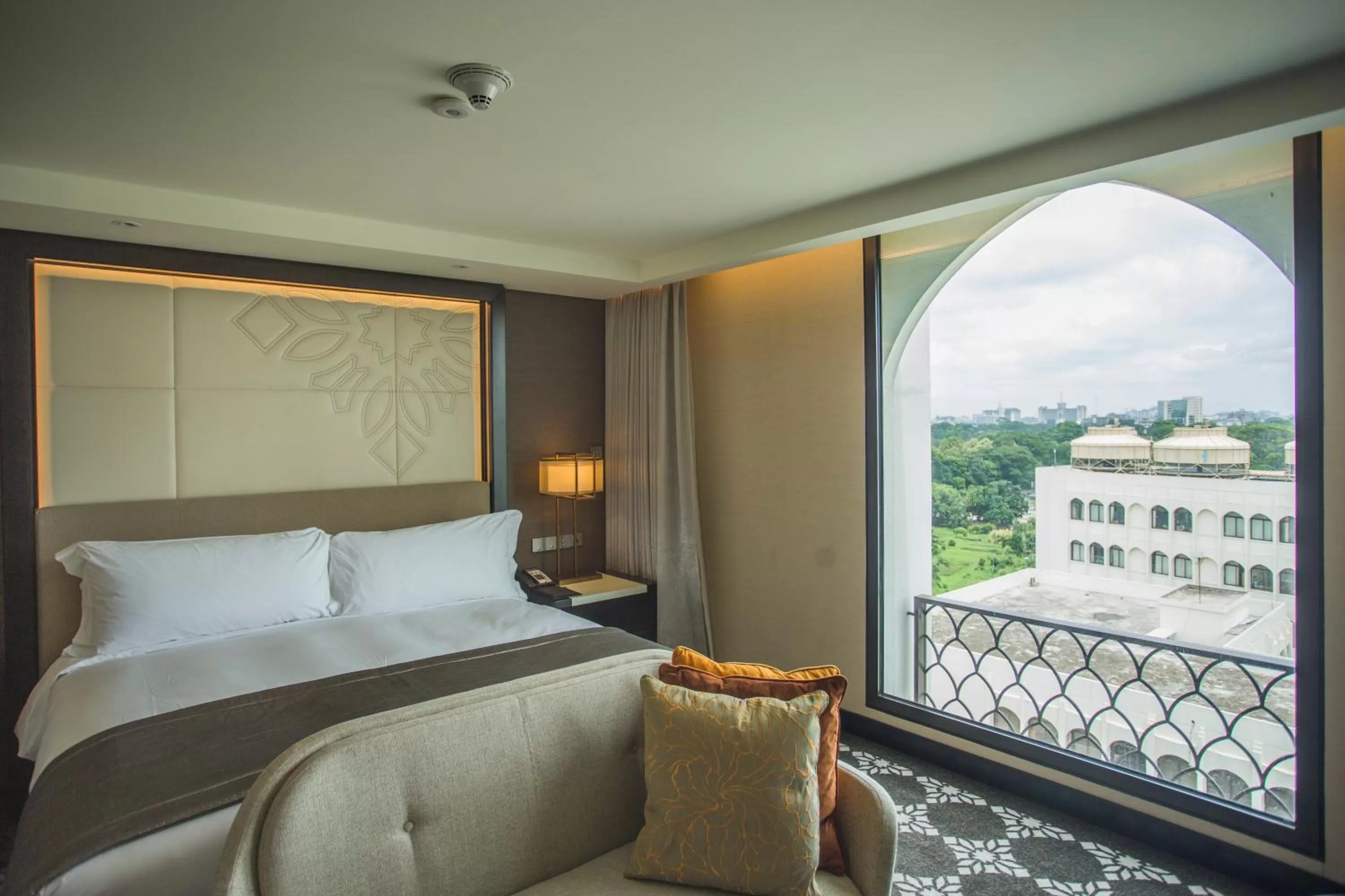 Photo of the whole room, Bed in InterContinental Dhaka by IHG