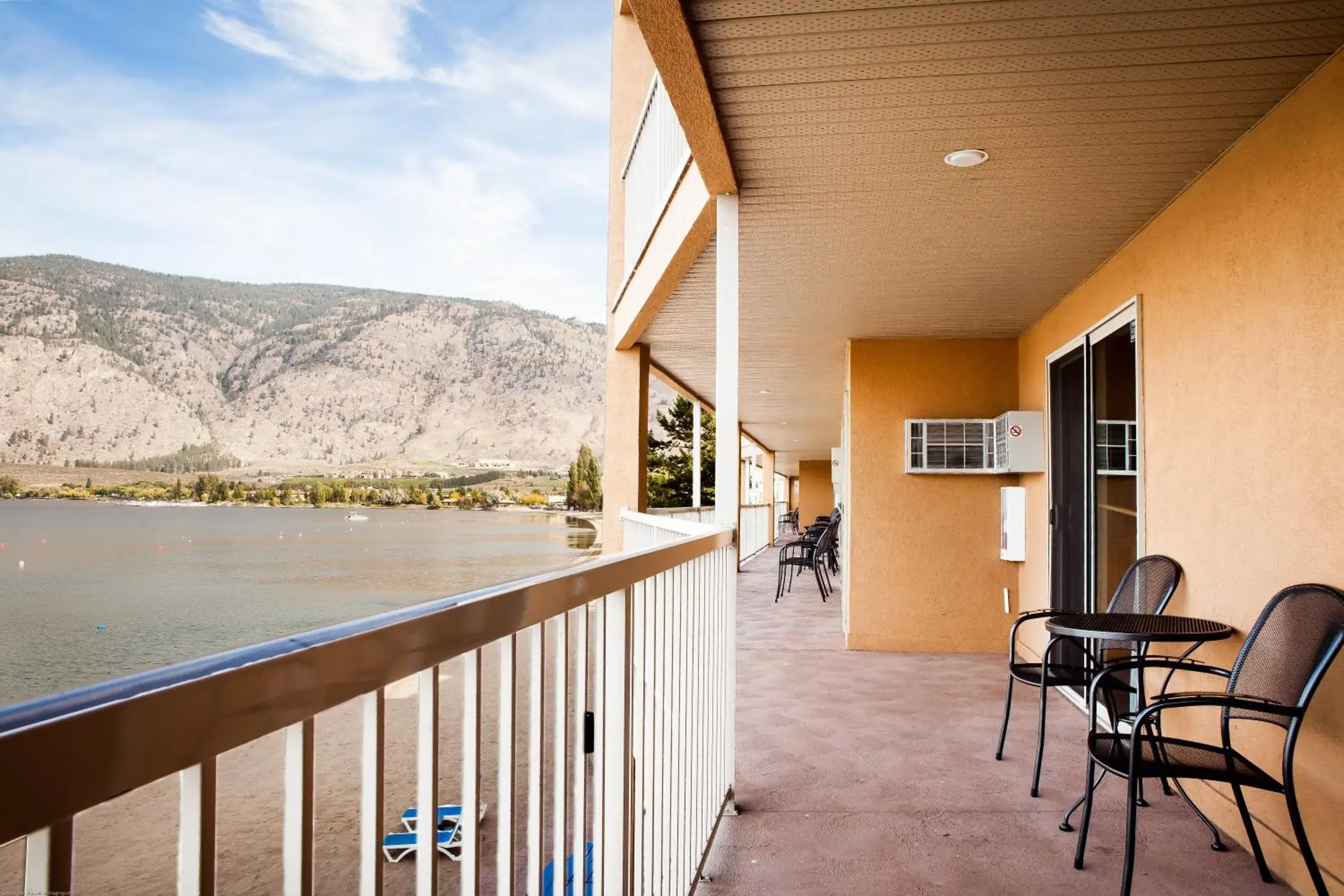 View (from property/room), Balcony/Terrace in Coast Osoyoos Beach Hotel