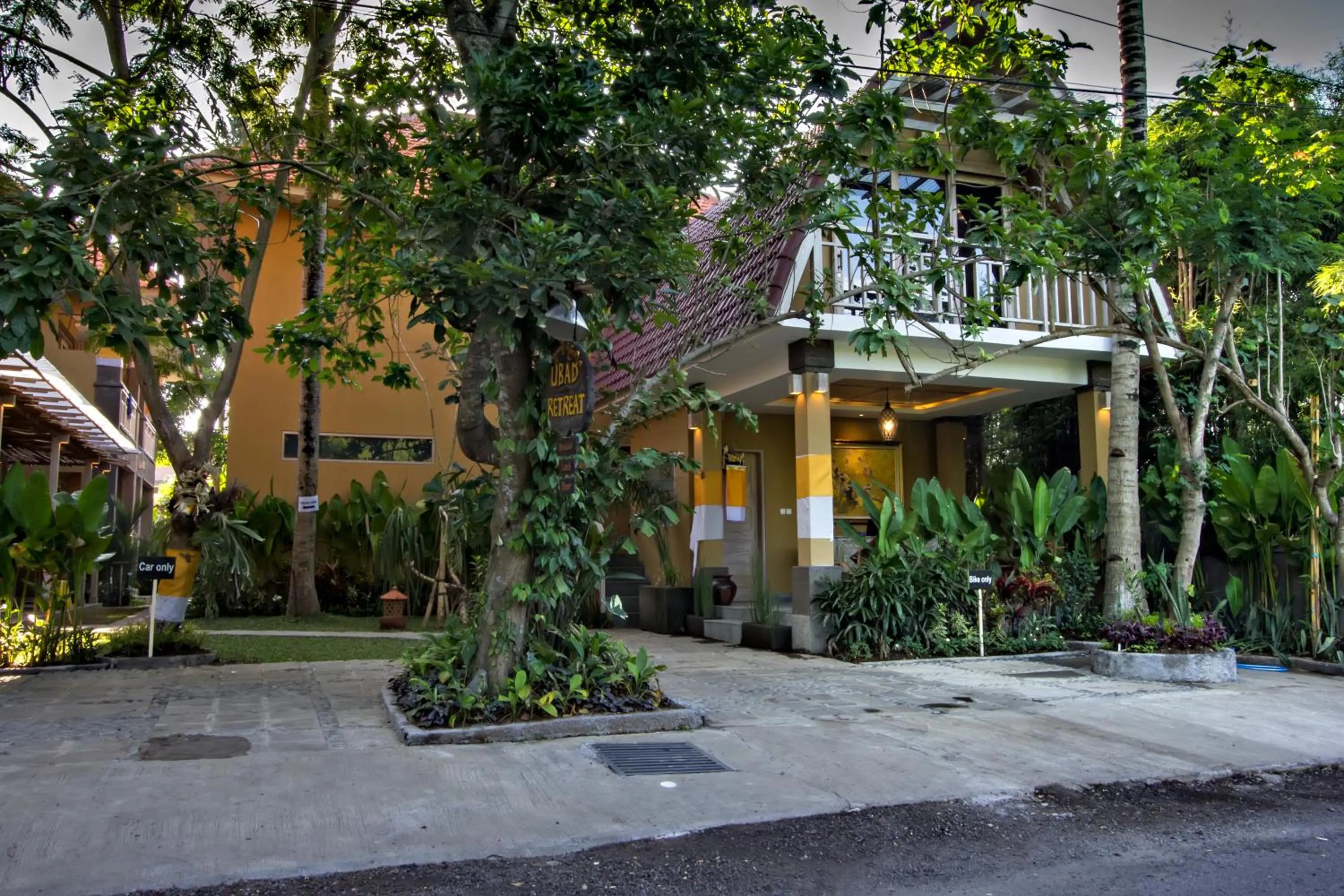 Facade/entrance in Ubad Retreat