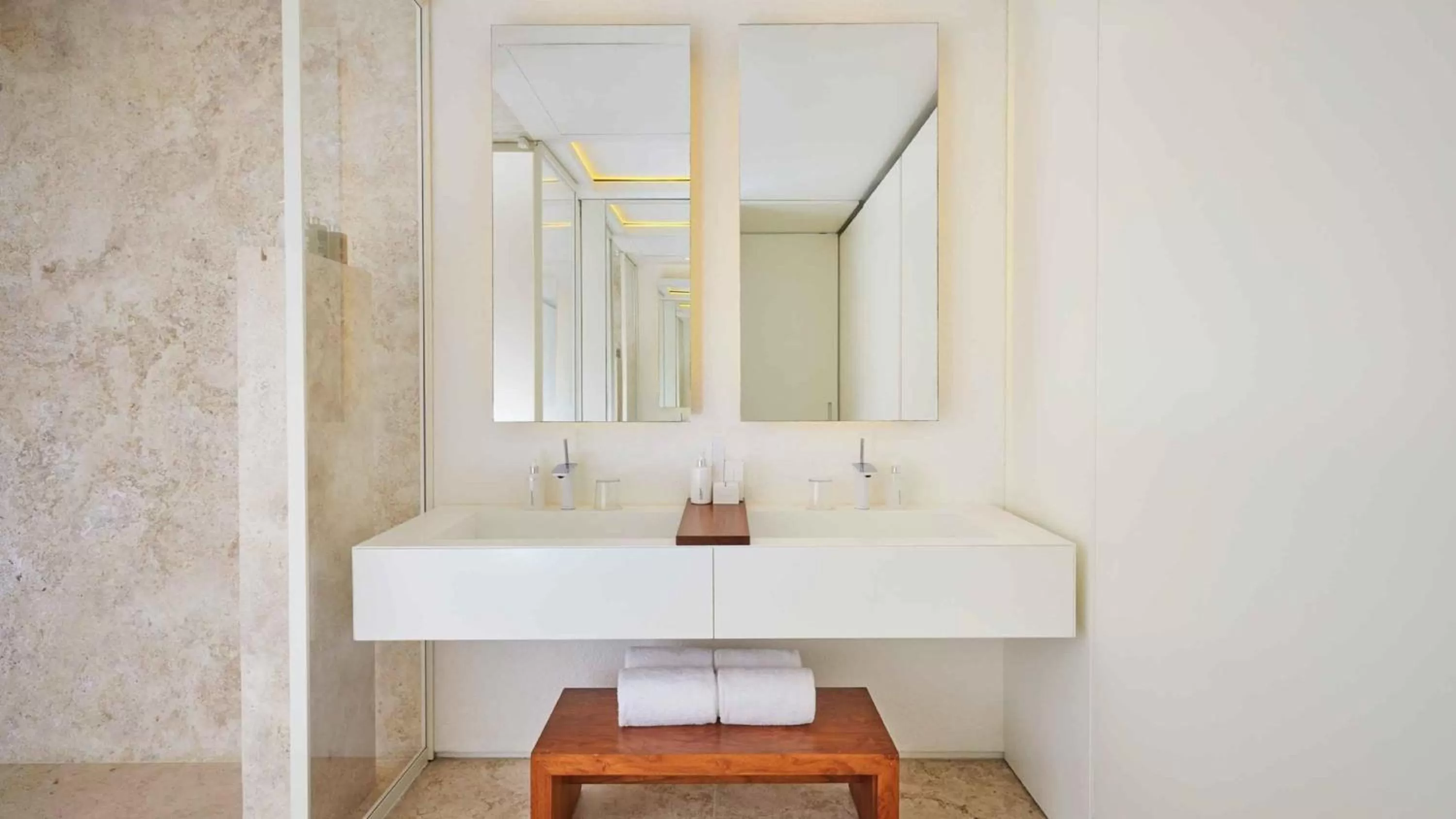 Bathroom in Viceroy Los Cabos