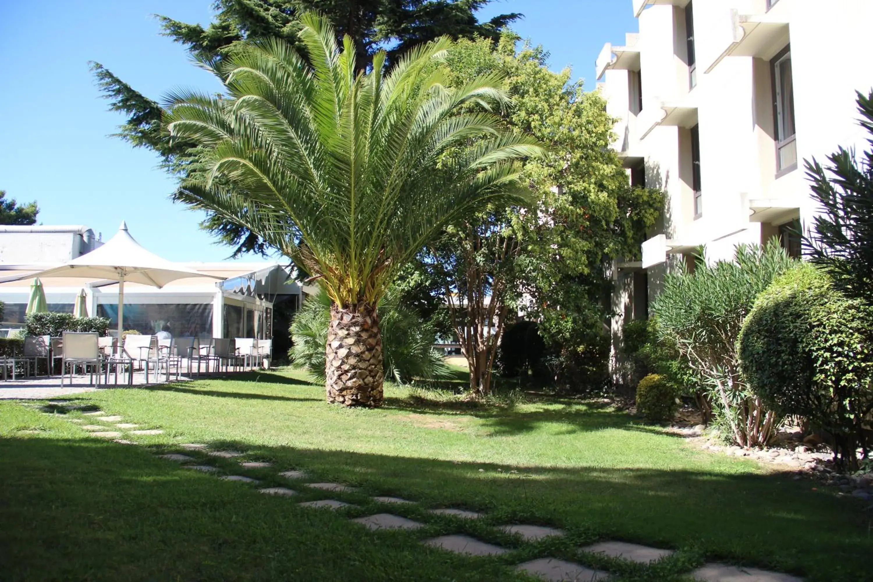 Garden, Property Building in Novotel Marseille Est