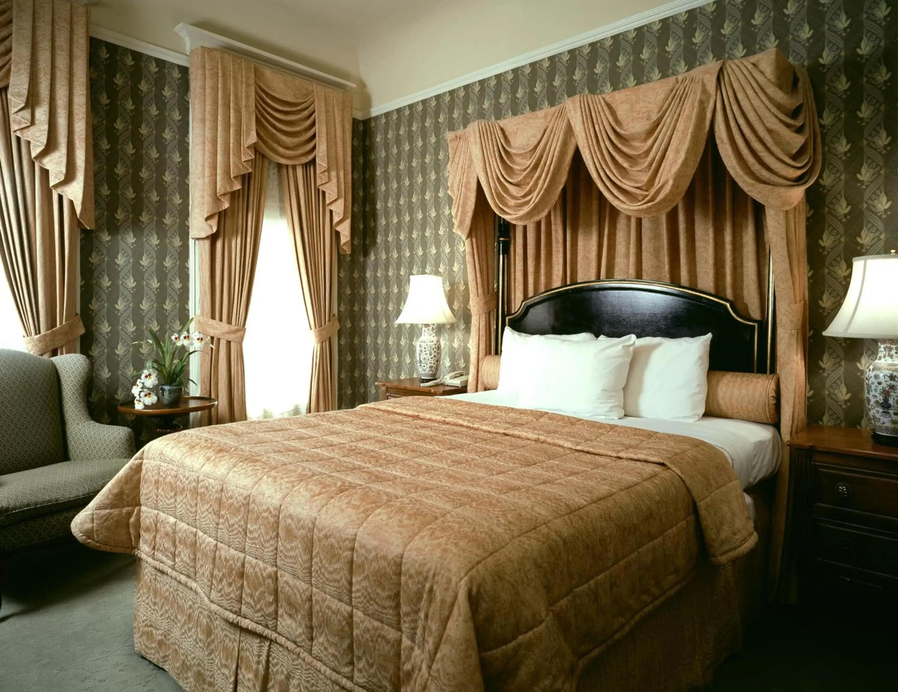 Bedroom, Bed in Hotel Majestic