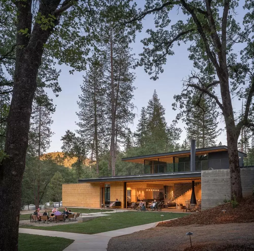 Property building in AutoCamp Yosemite Property building in AutoCamp Yosemite