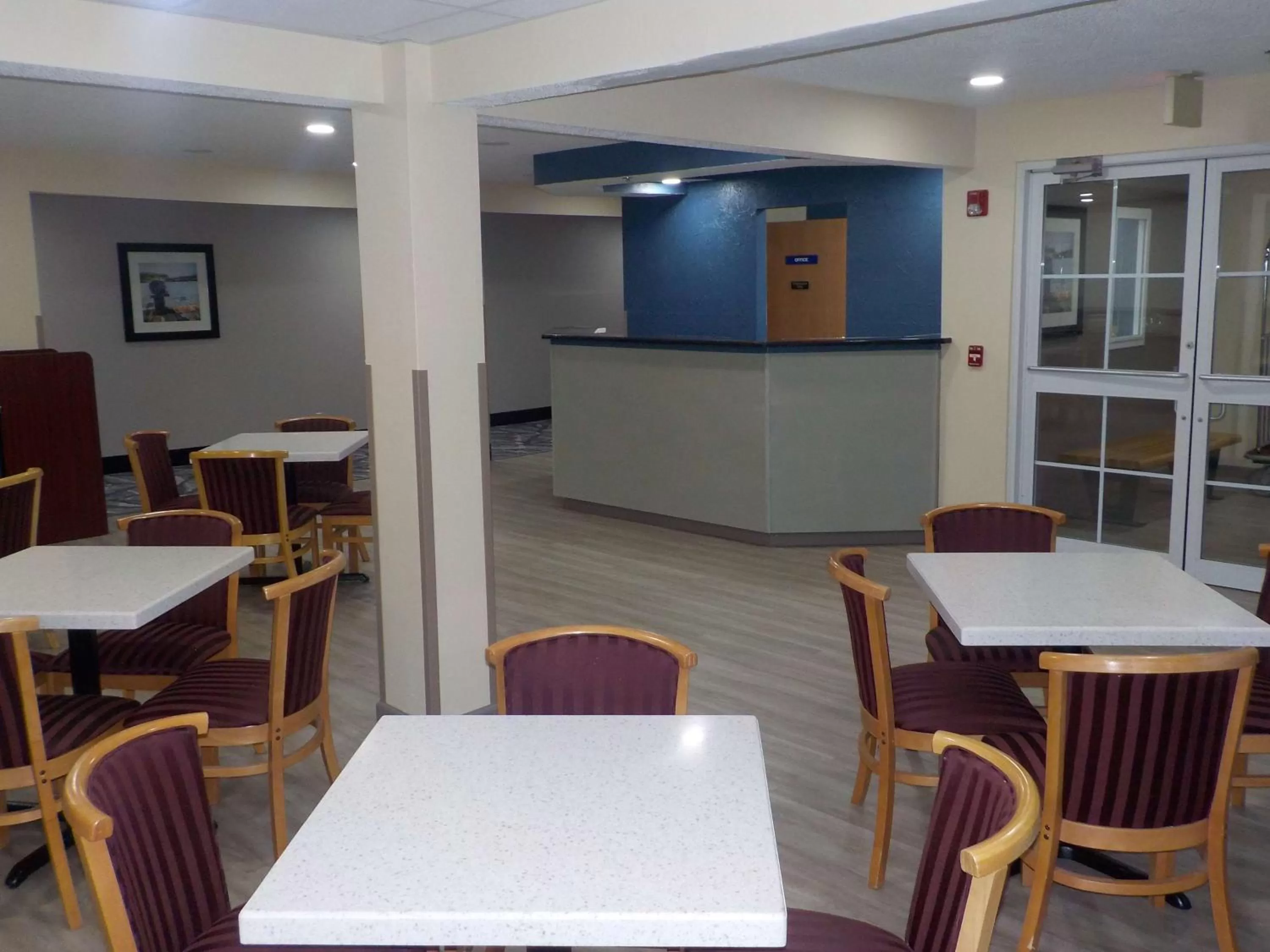 Restaurant/places to eat in MJ INN and SUITES